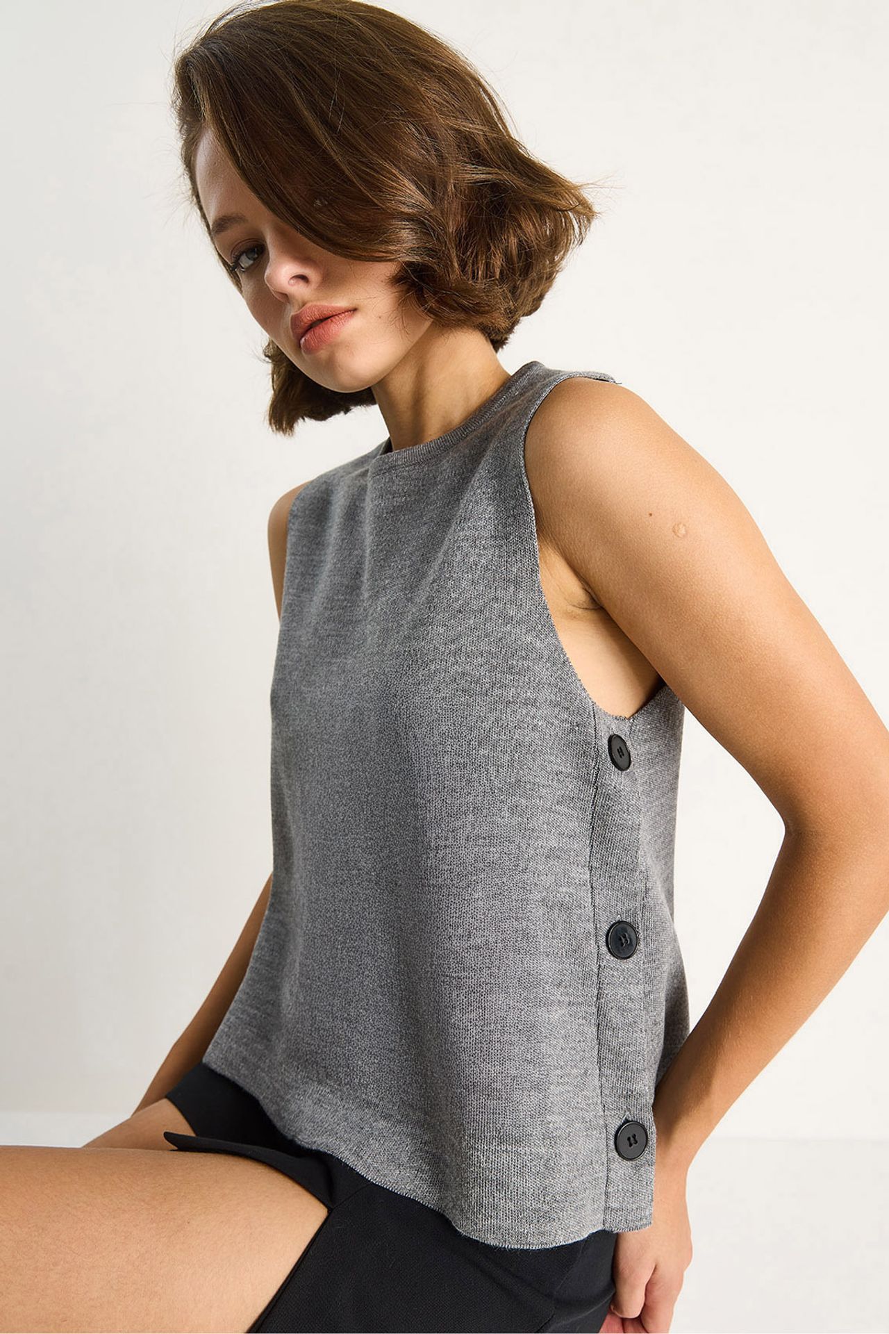 LUCCI Button Detailed Knit Blouse