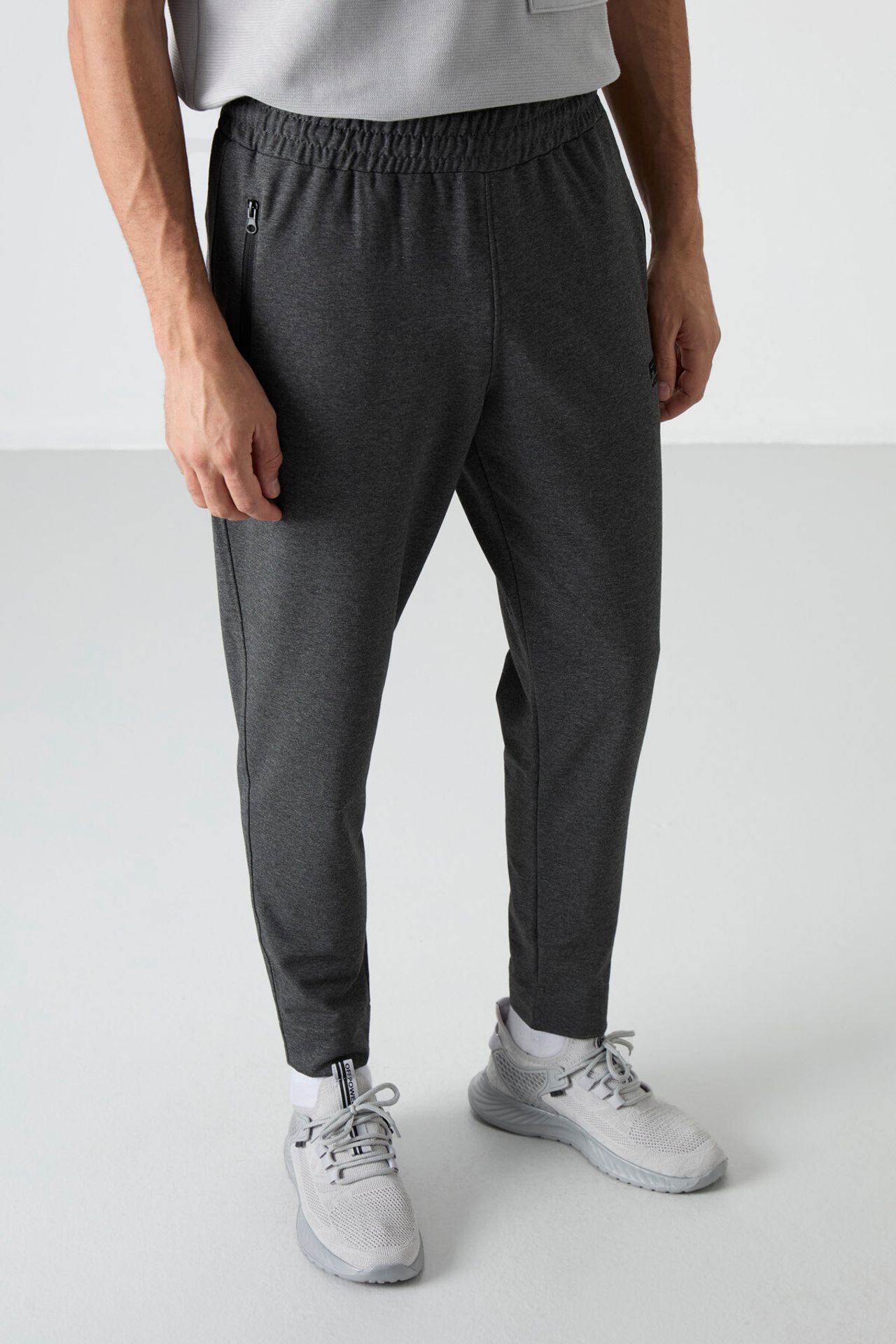 TOMMY Men's Solid Jogger Sweatpants 5