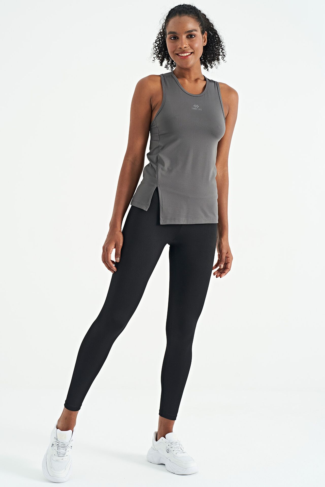 TOMMY Sleeveless Crew Neck Active Top 2
