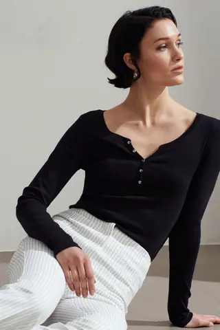 Siyah