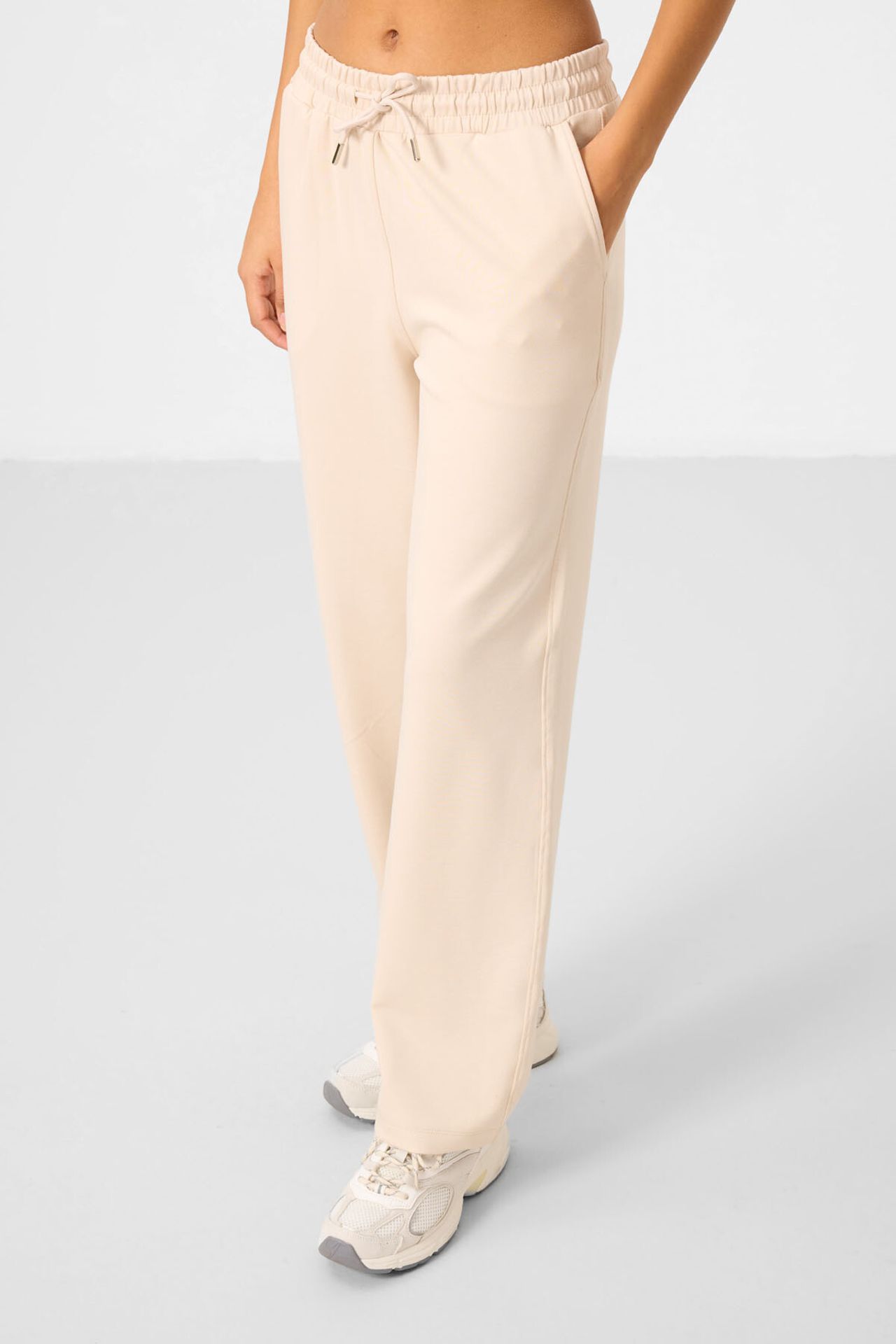 TOMMY Oversized Hooded Sweatshirt And Wide-Leg Pants Set 6