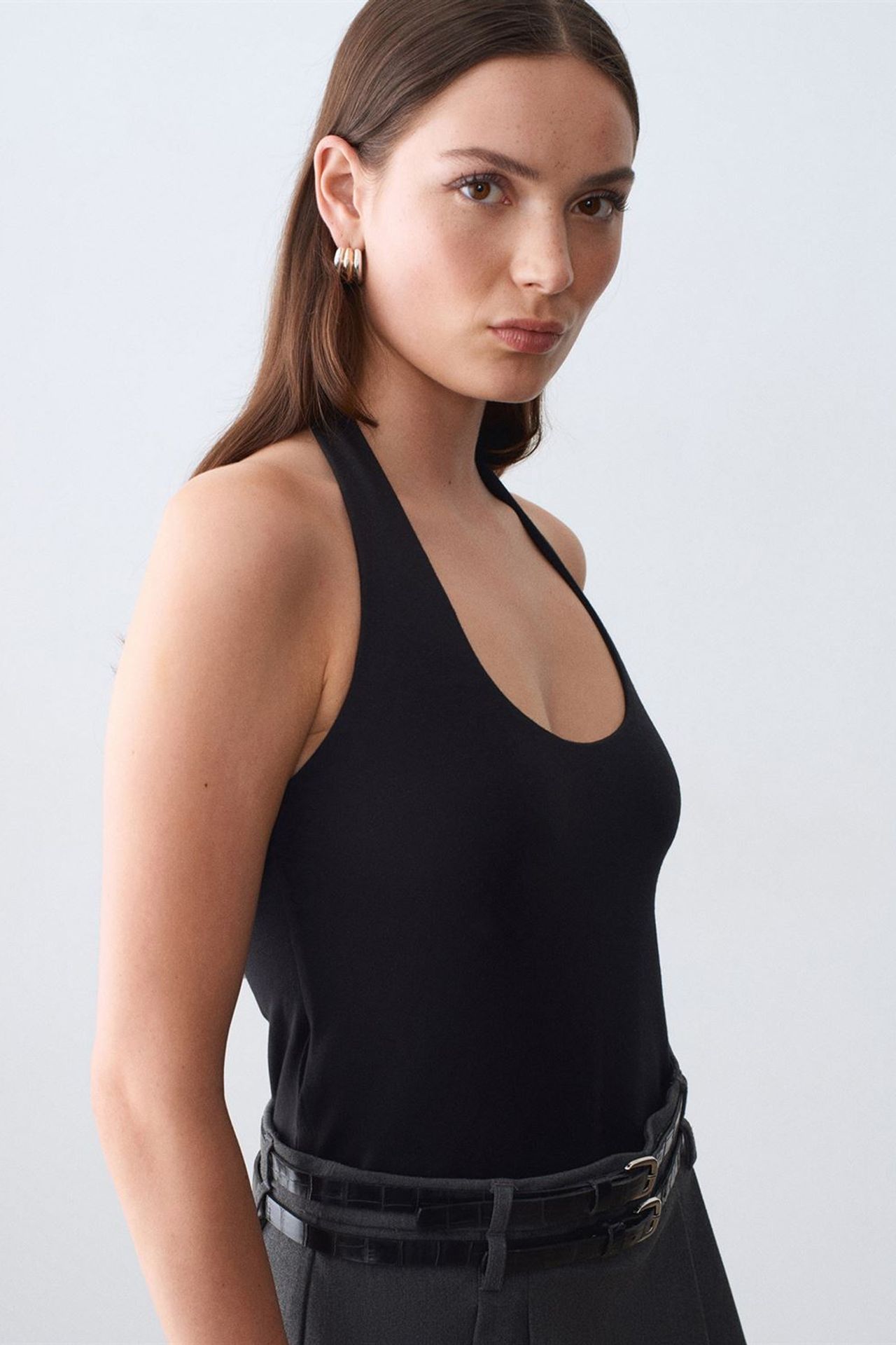 DILVIN Halterneck Cut-Out Slim Fit Blouse 4