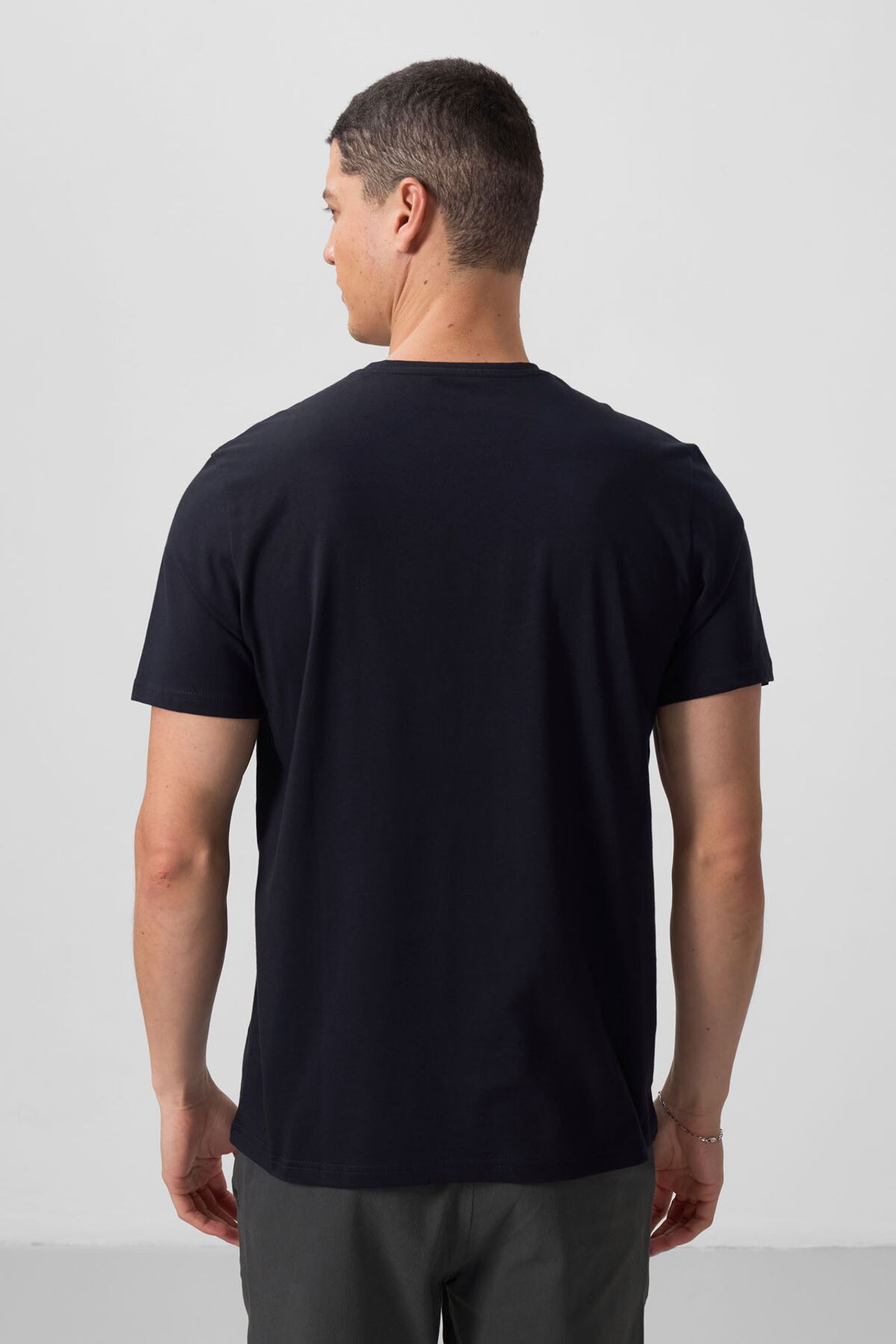 TOMMY Men's V-Neck Short Sleeve T-Shirt 6