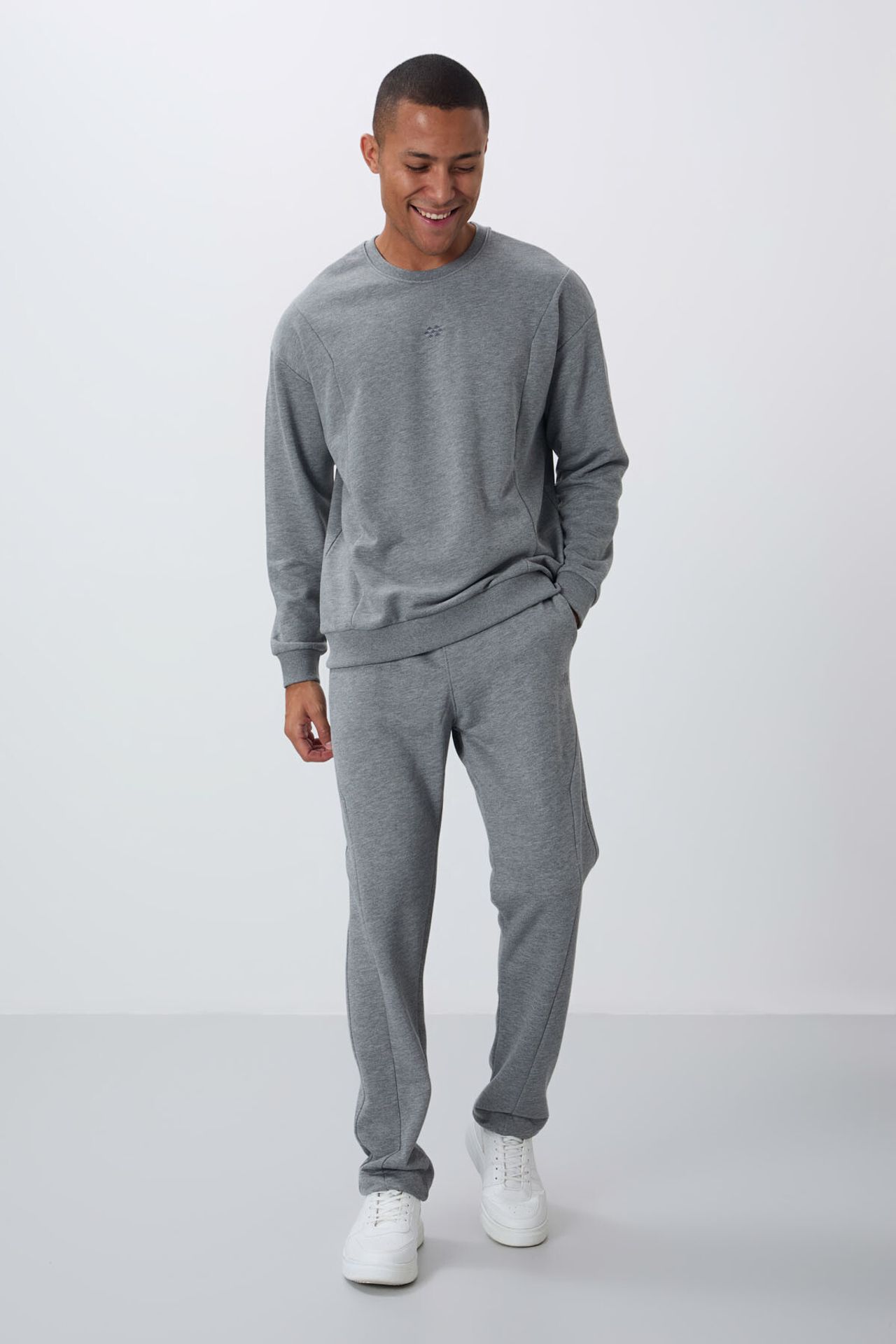 TOMMY Men's Long Sleeve Crew Neck Sweatshirt And Pants Set 4