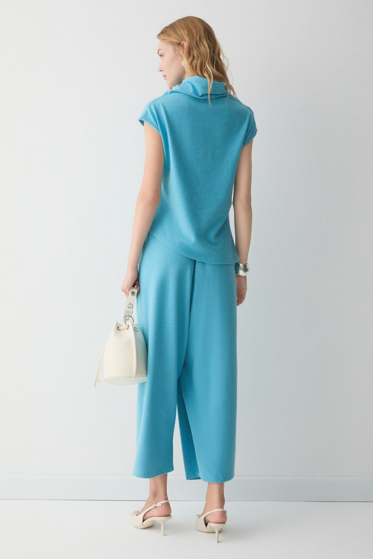 ETHIQUET Turtleneck Drape Wide Leg 2-Piece Set 4