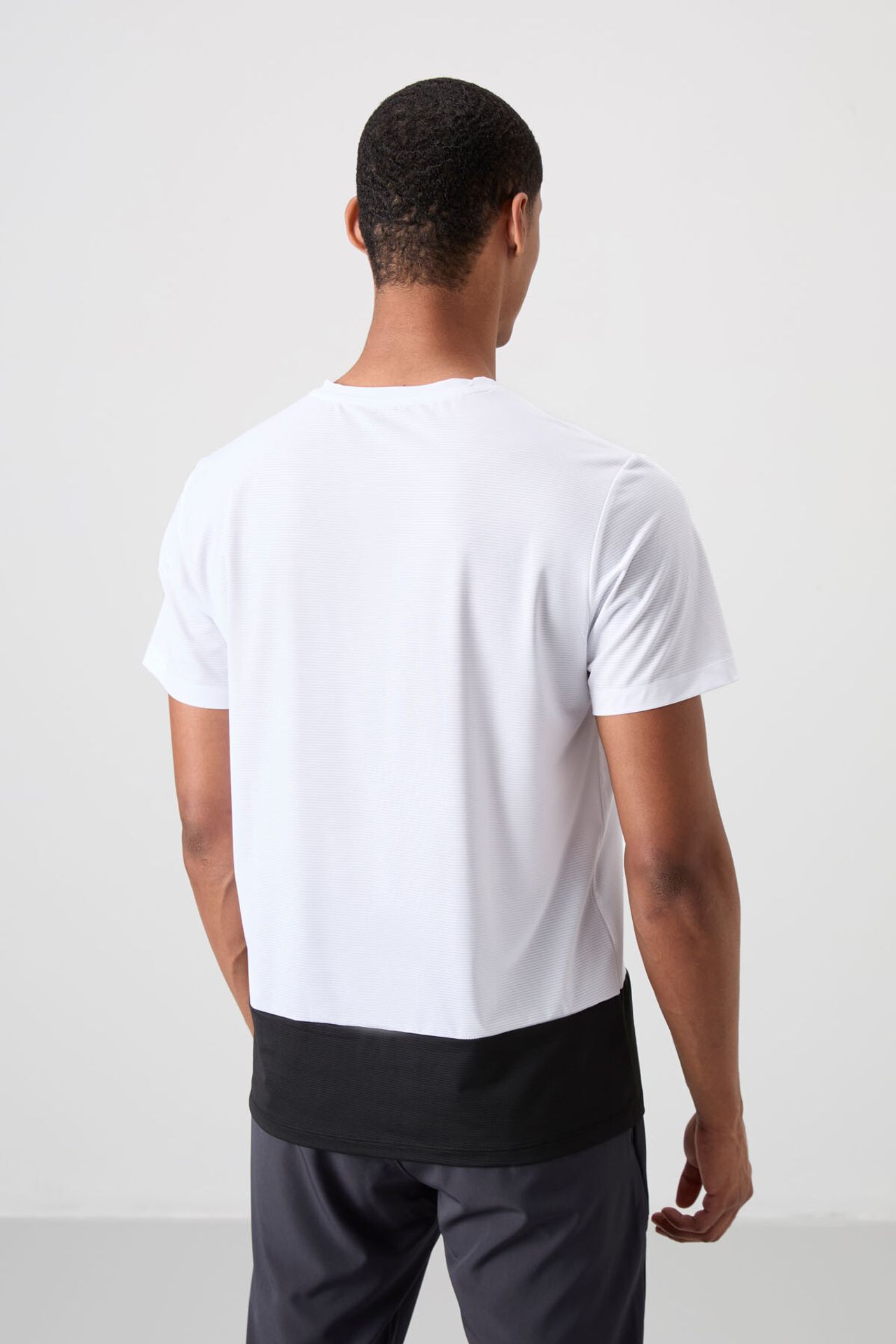 TOMMY Color Blocked Crew Neck T-Shirt 6