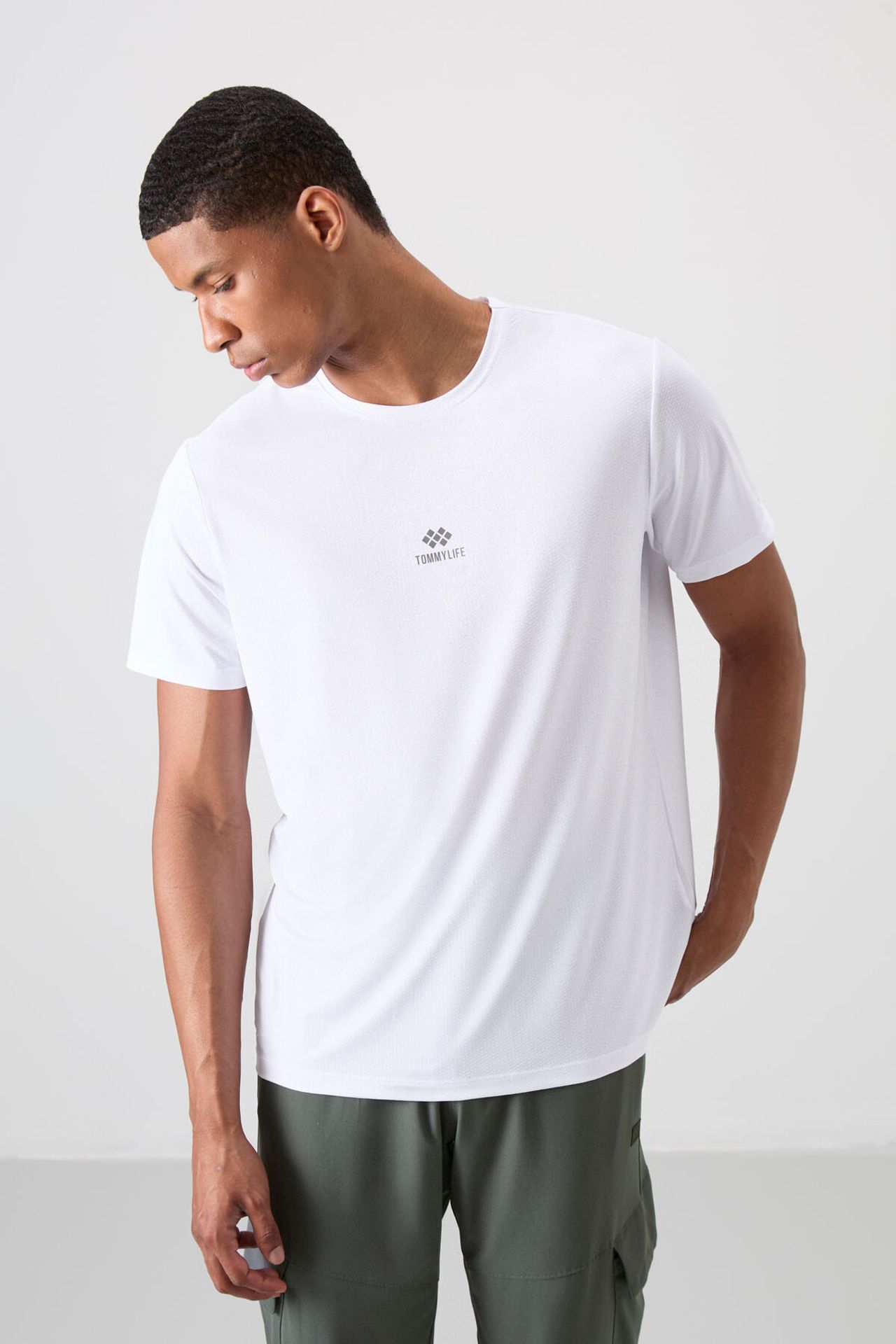 TOMMY Men's Logo Patch Short-Sleeve T-Shirt 4