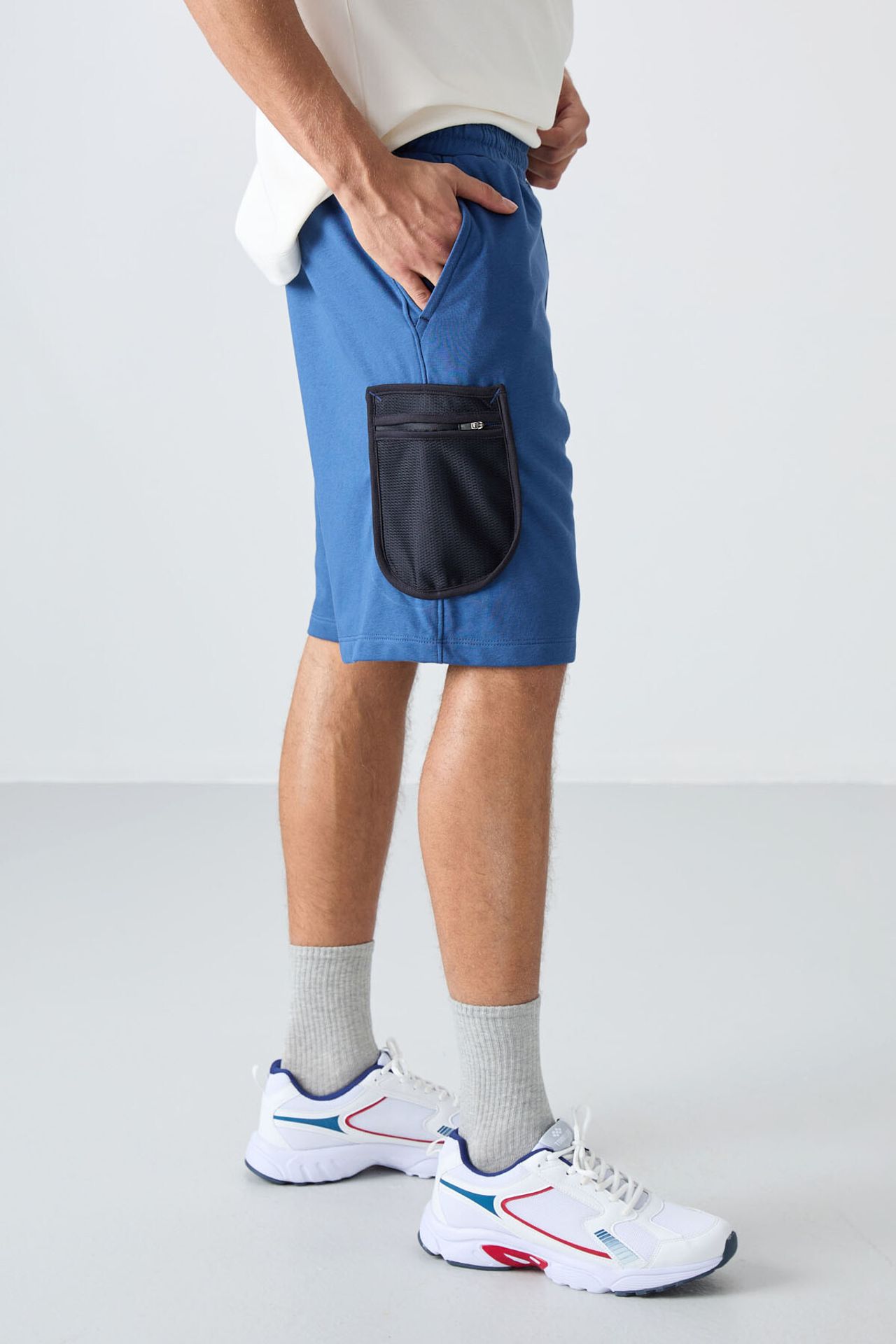 TOMMY Men's Wide-leg Cargo Shorts 5