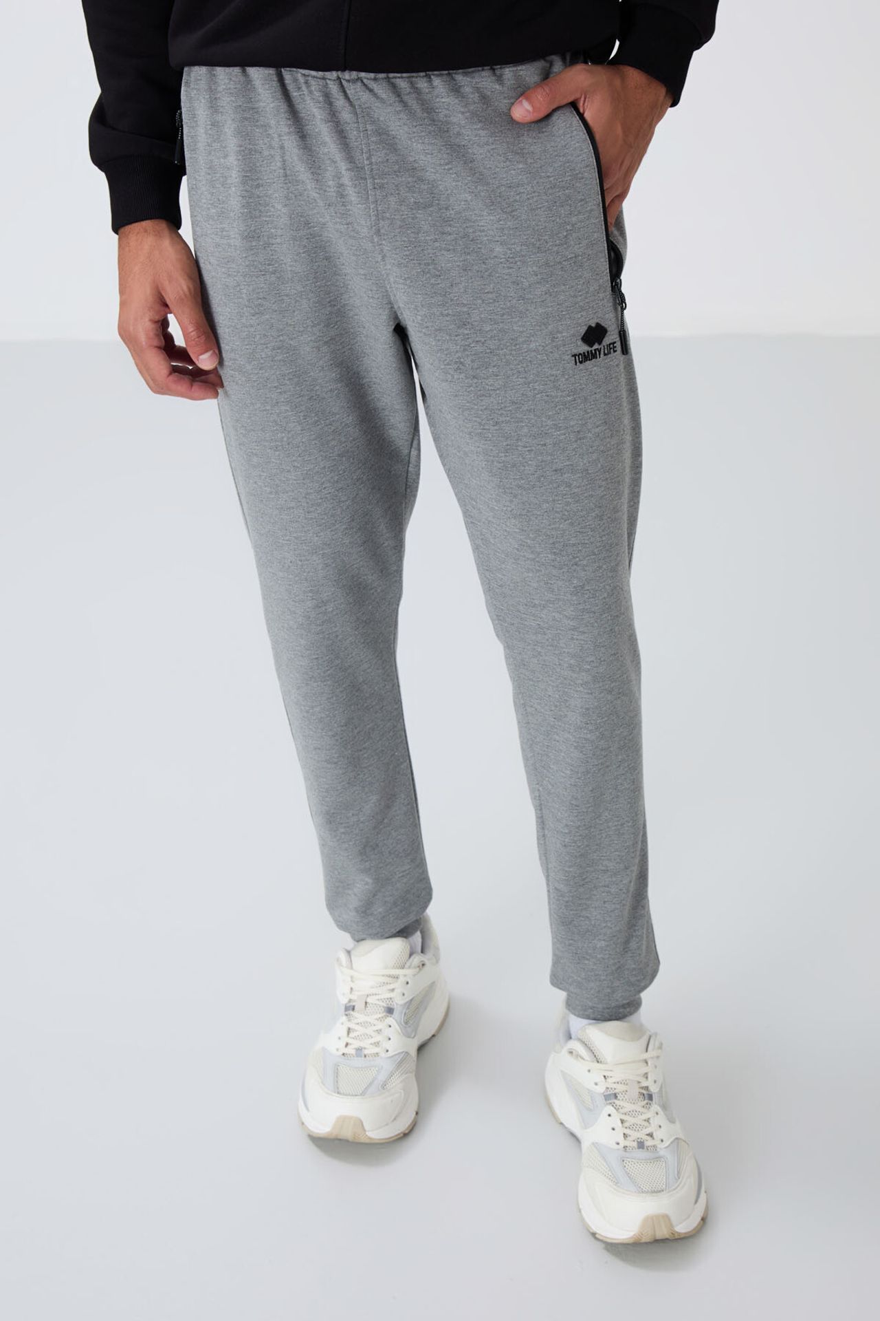 TOMMY Men's Jogger Sweatpants With Zip Pocket 2
