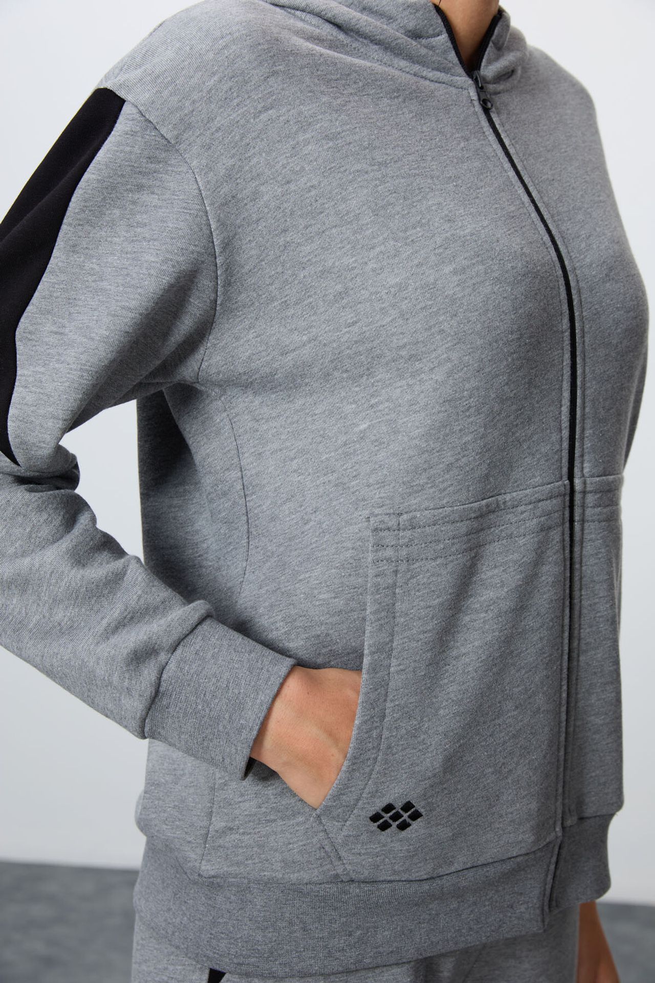 TOMMY Oversized Hooded Zip Sweatshirt And Pants Set 5