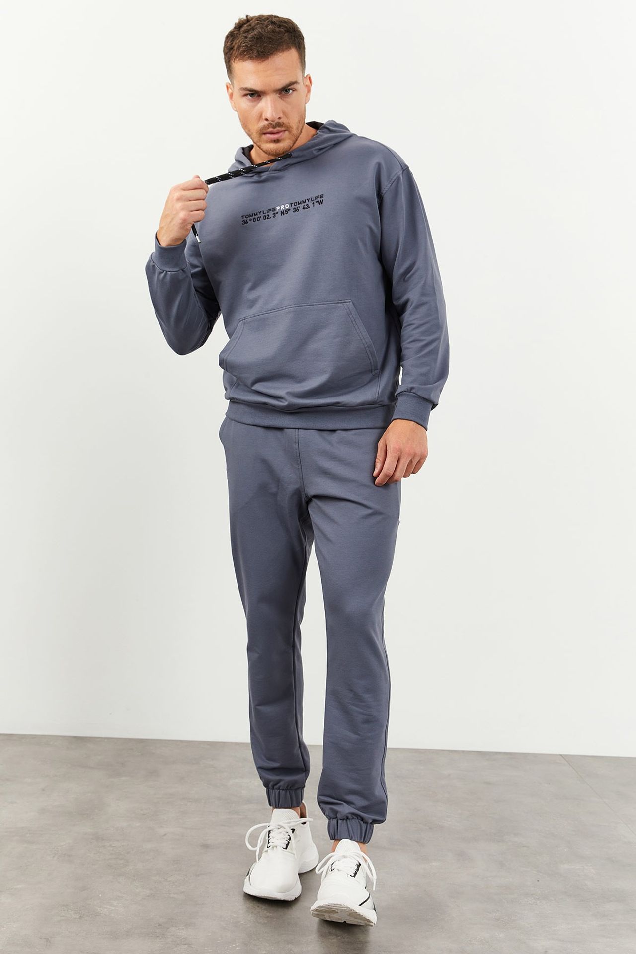 TOMMY Oversized Hooded Sweatshirt And Pants Set 1