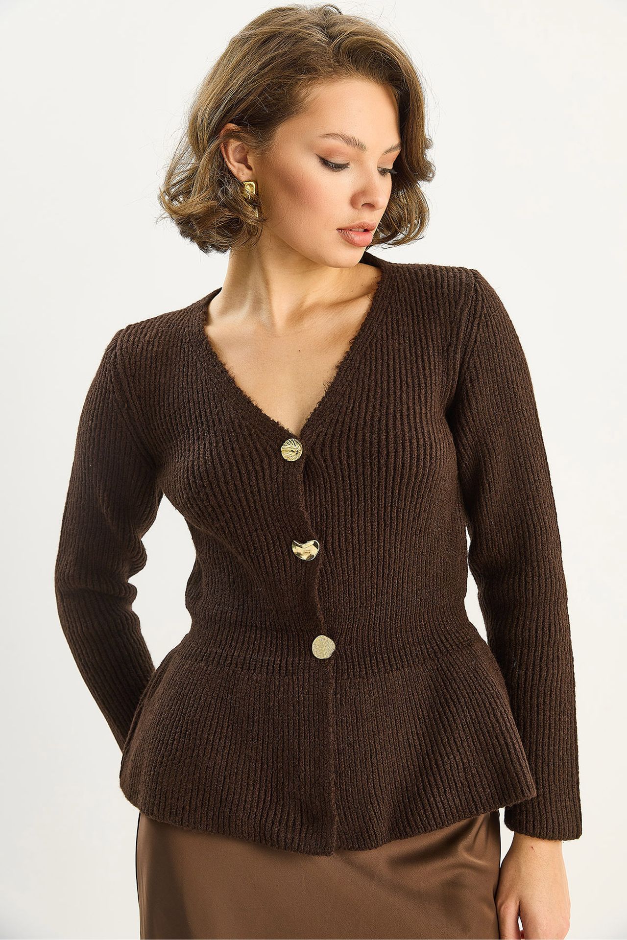 LUCCI Ribbed Long Sleeve V-Neck Cardigan with Buttons 5