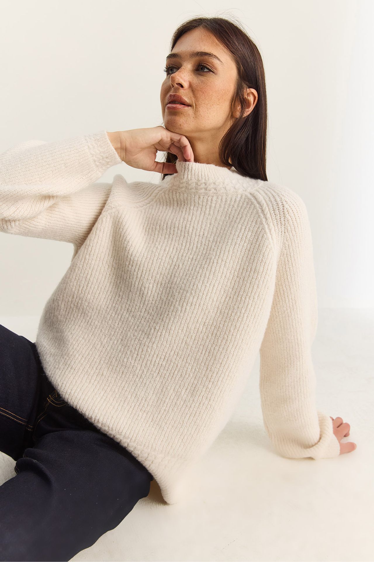LUCCI Oversized Crew Neck Knit Sweater 3