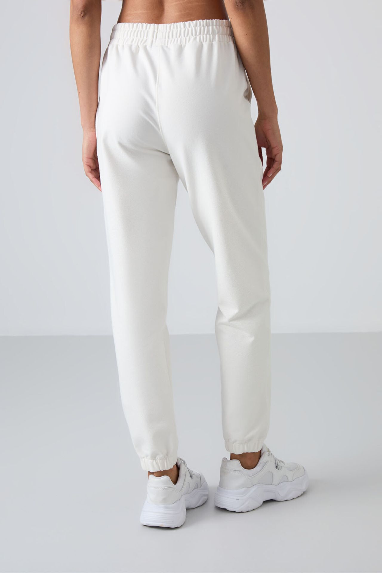 TOMMY Women's High-Waist Relaxed Fleece Joggers 6