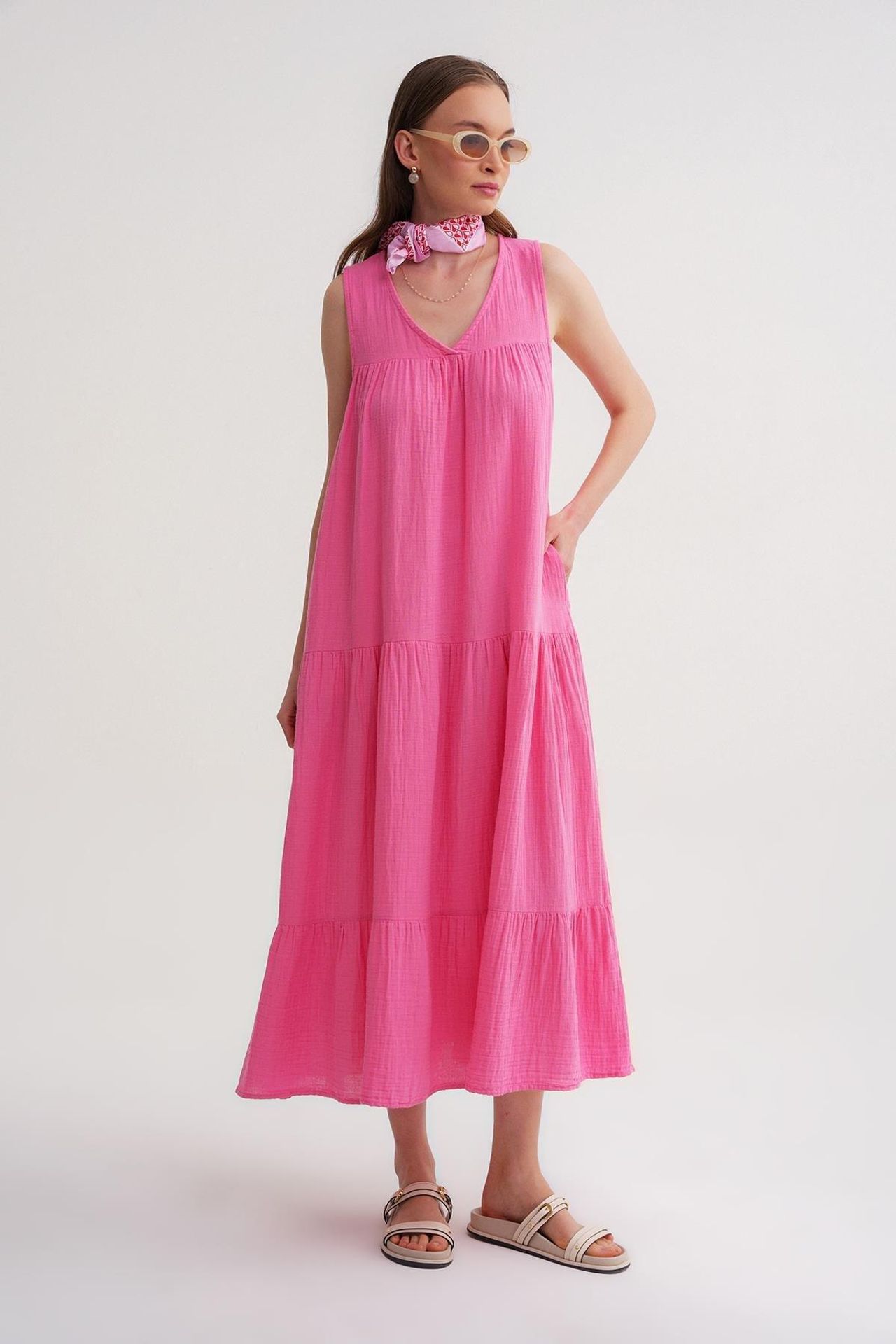 Mixray Sleeveless V-Neck Muslin Midi Dress with Pockets 1