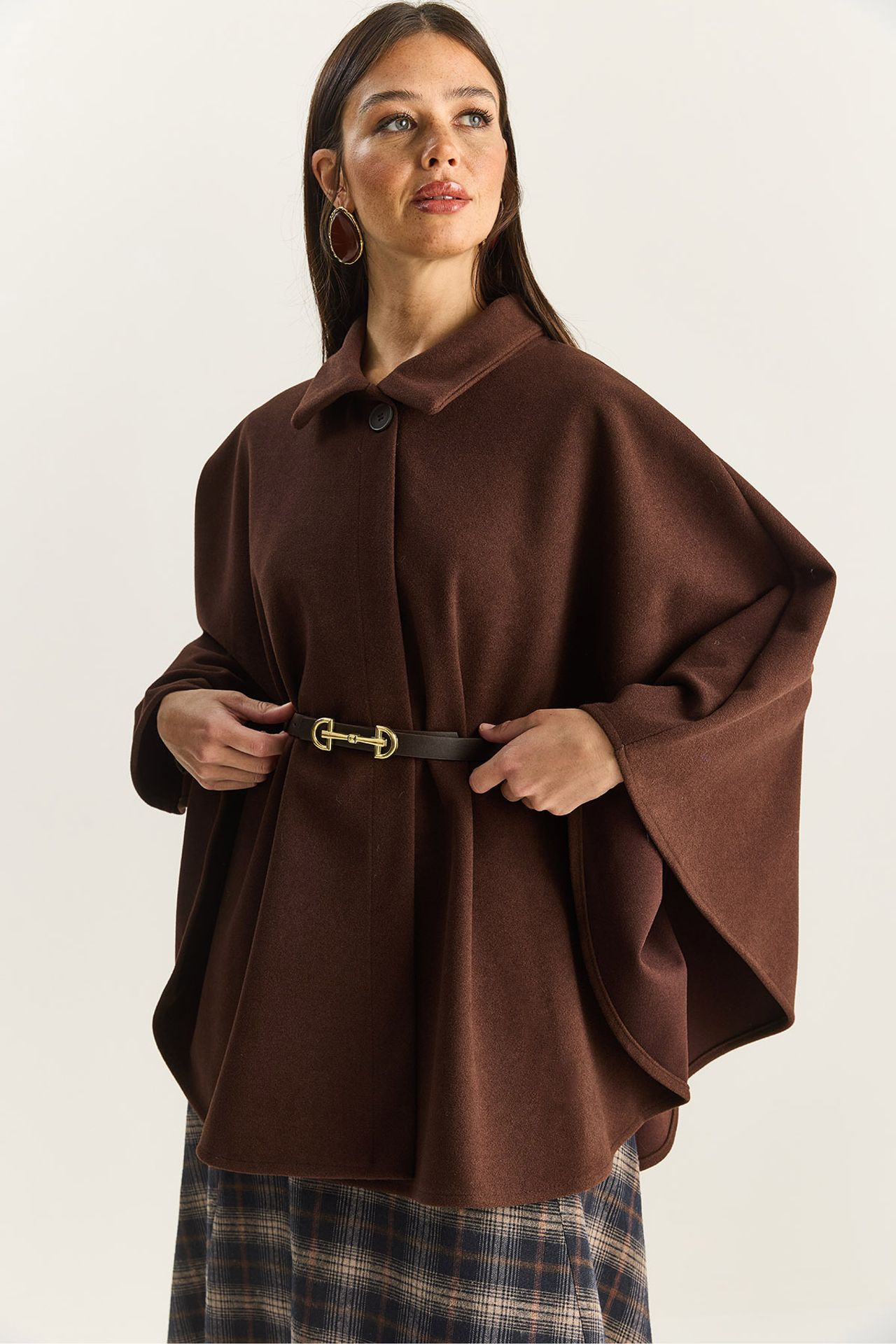 LUCCI Oversized Overcoat with Button Closure 4
