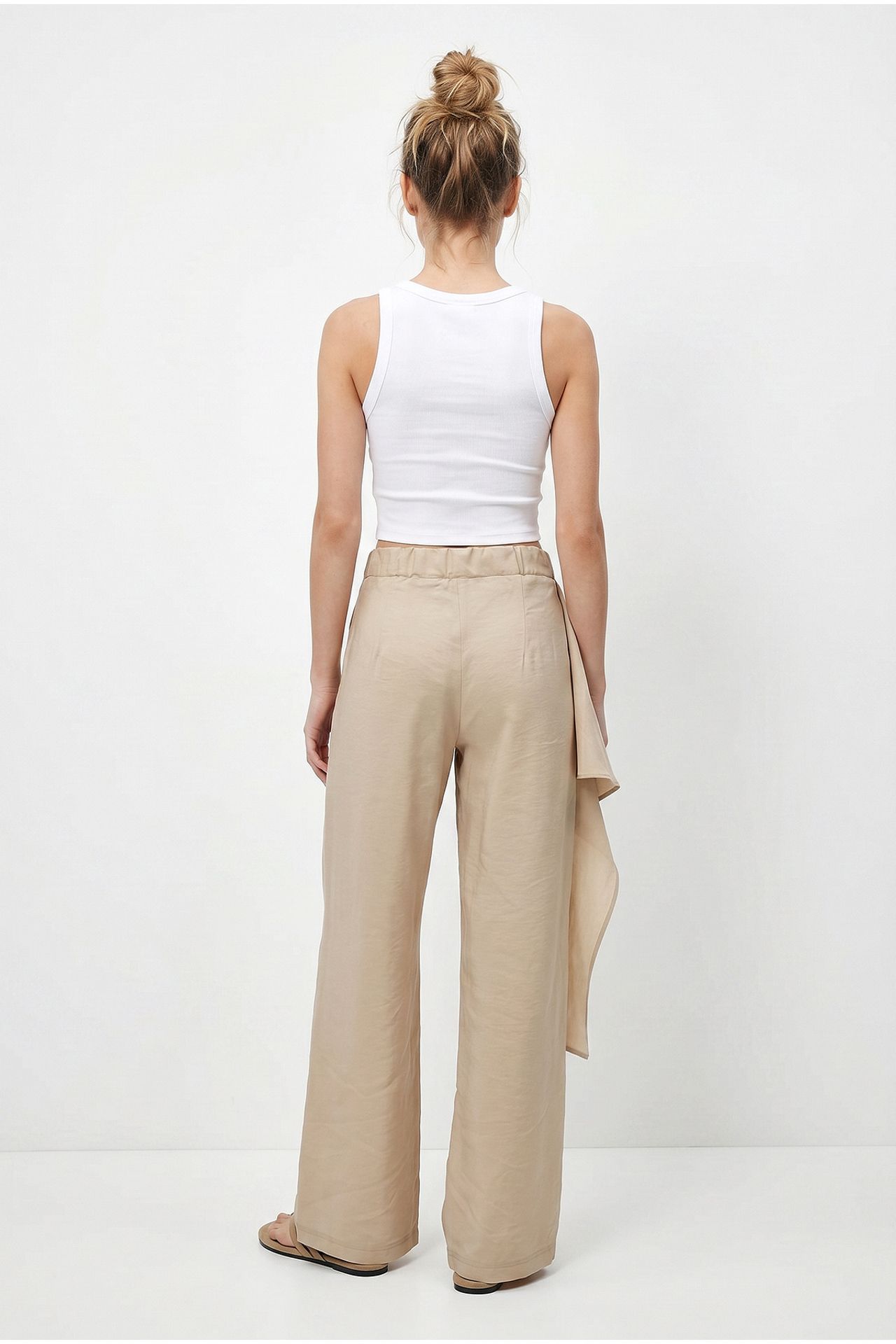 LUCCI High-Waist Wide-Leg Crepe Trousers 5