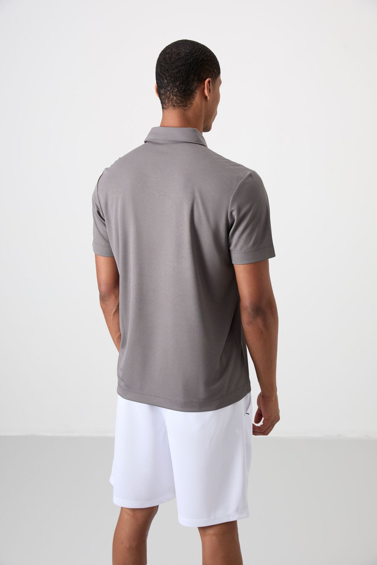 TOMMY Men's Colour-Blocked Polo T-Shirt 5