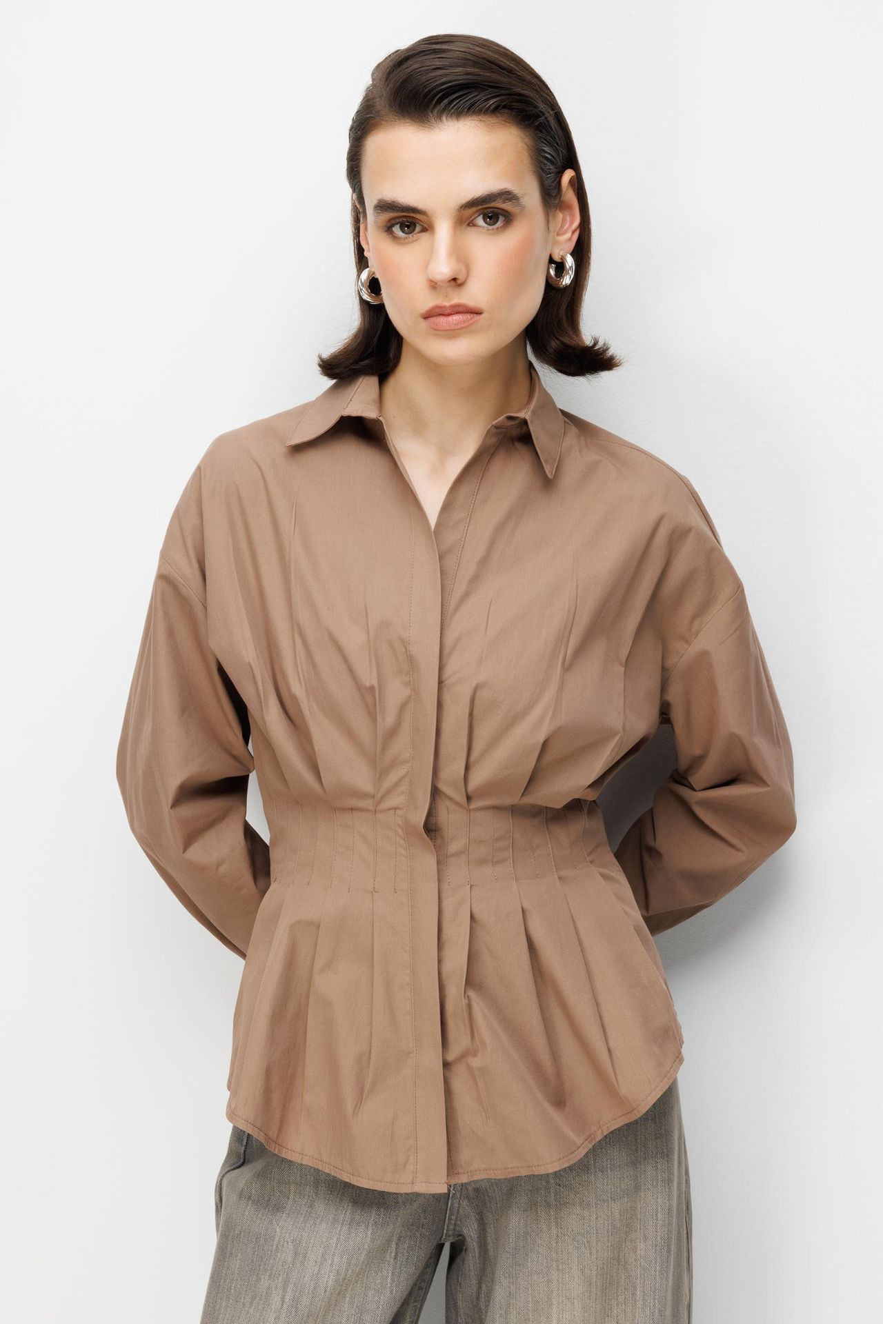 MIXRAY Fitted Long Sleeve Poplin Shirt with Button Closure 4
