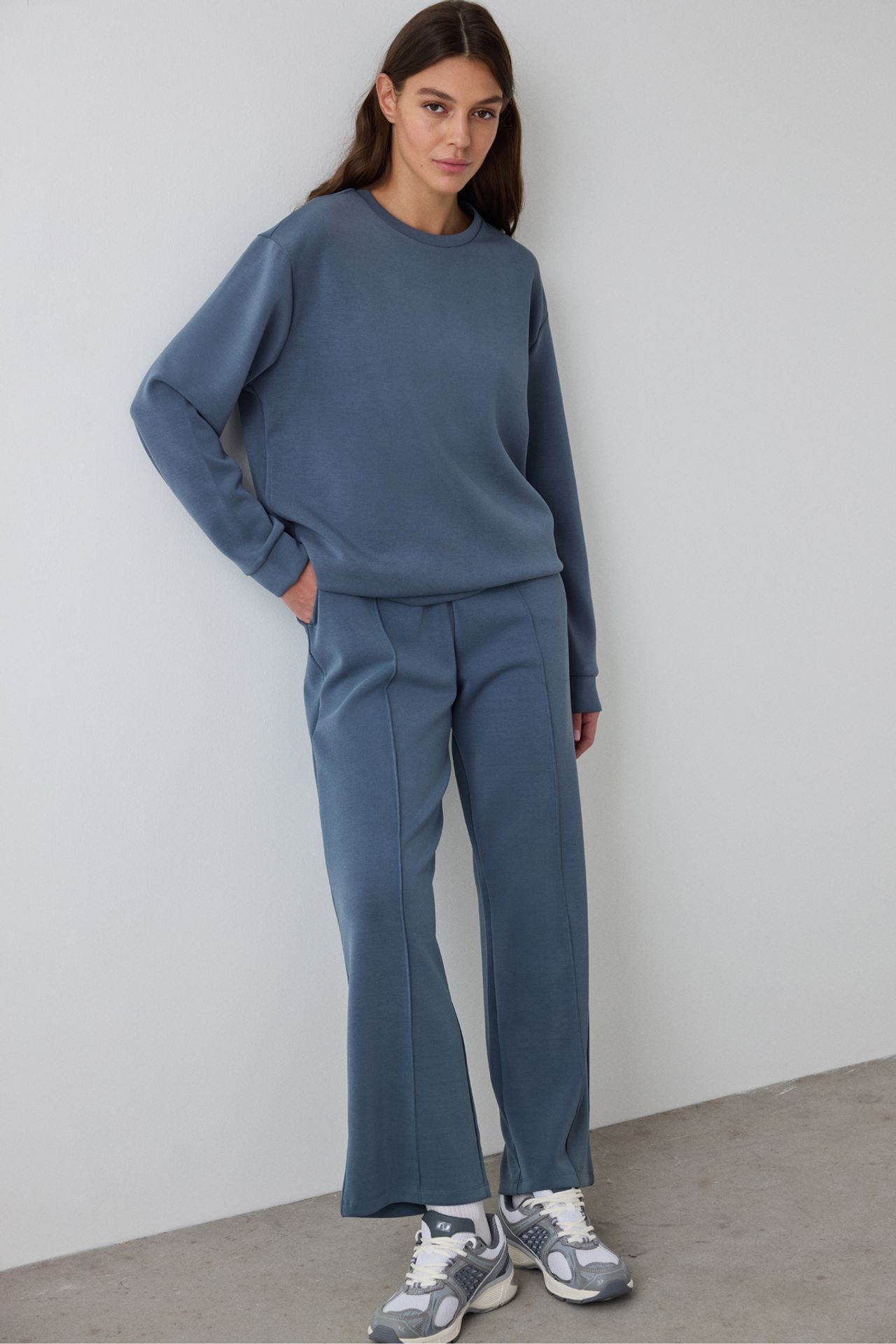 PENTI Crew Neck Oversized Short Modal Sweatshirt 3