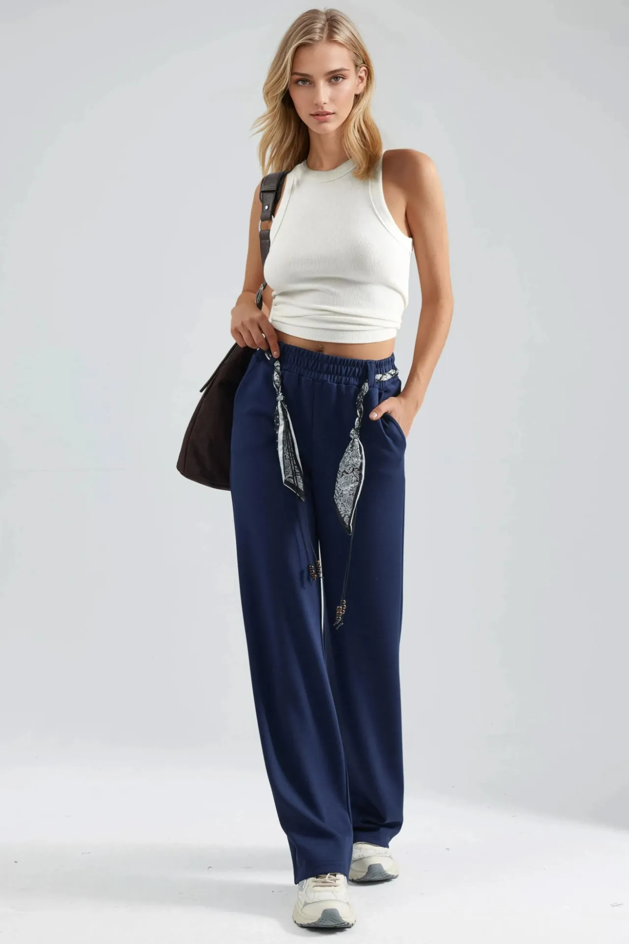 BERSAN Women’s Straight-Leg Sweatpants 1