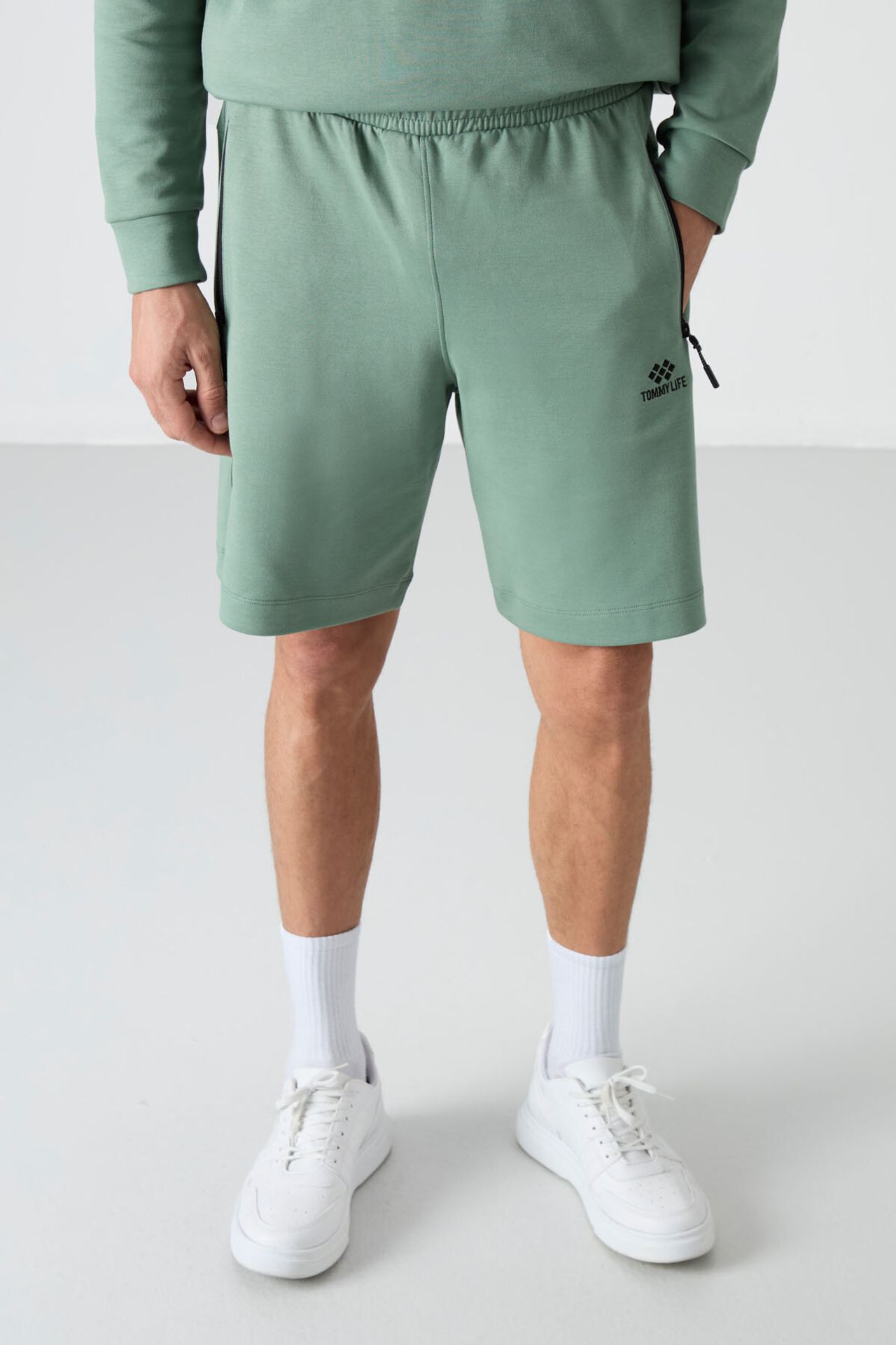 TOMMY Men's Regular-fit Knit Sweat Shorts 3