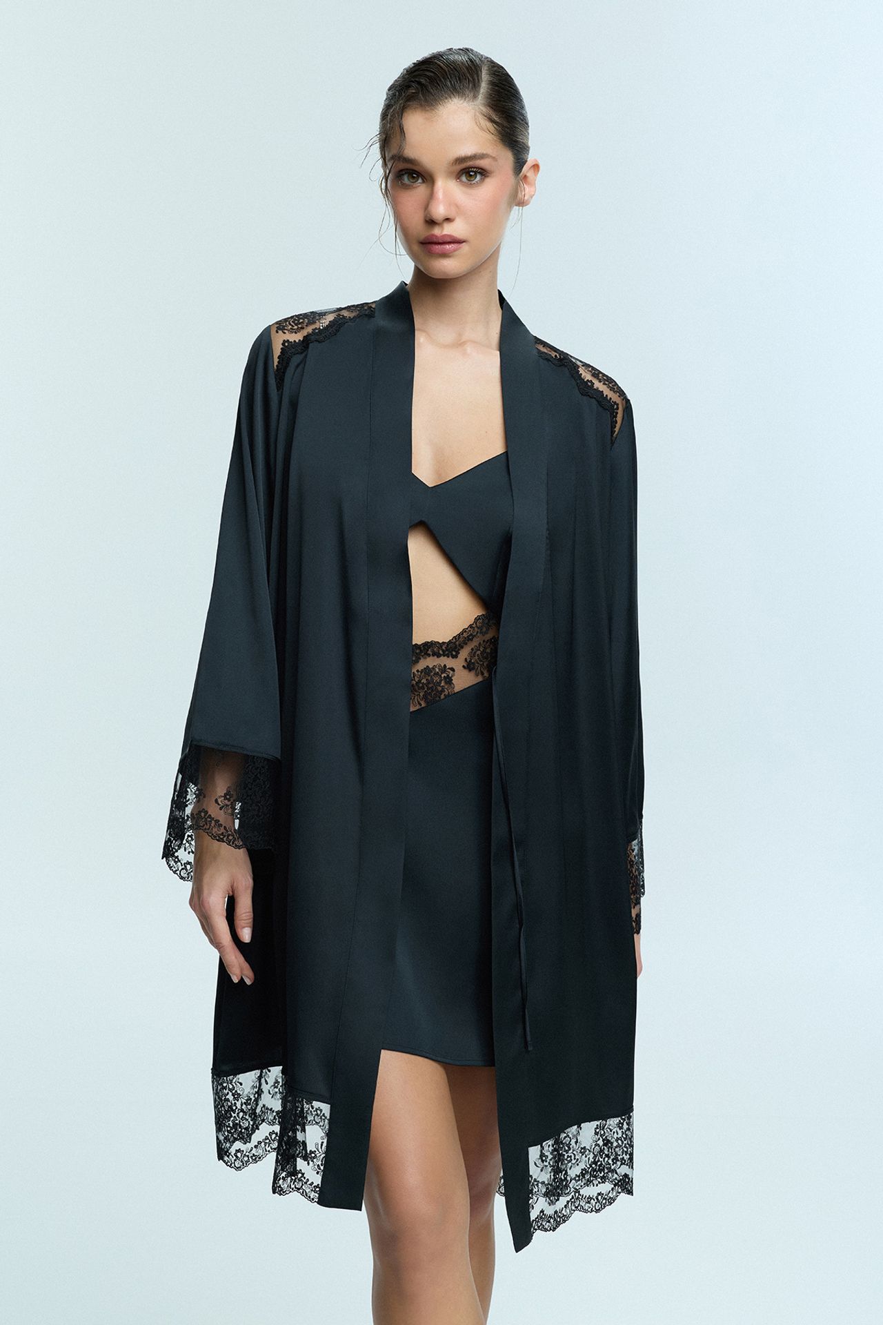 PENTI Ange Lace Long Sleeve Robe 1