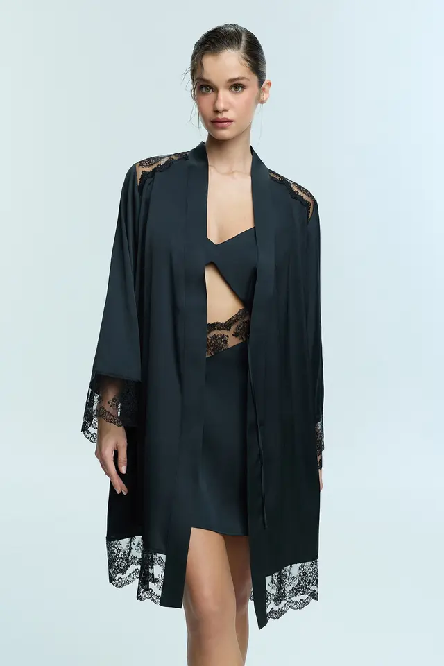 PENTI Ange Lace Long Sleeve Robe