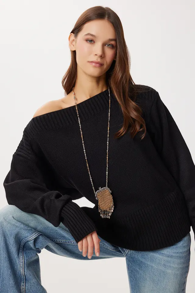 ISTANBUL Boat Neck Ribbed Sweater
