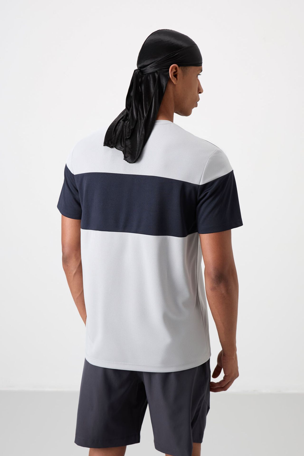 TOMMY Men's Color Block Crew Neck T-Shirt 6