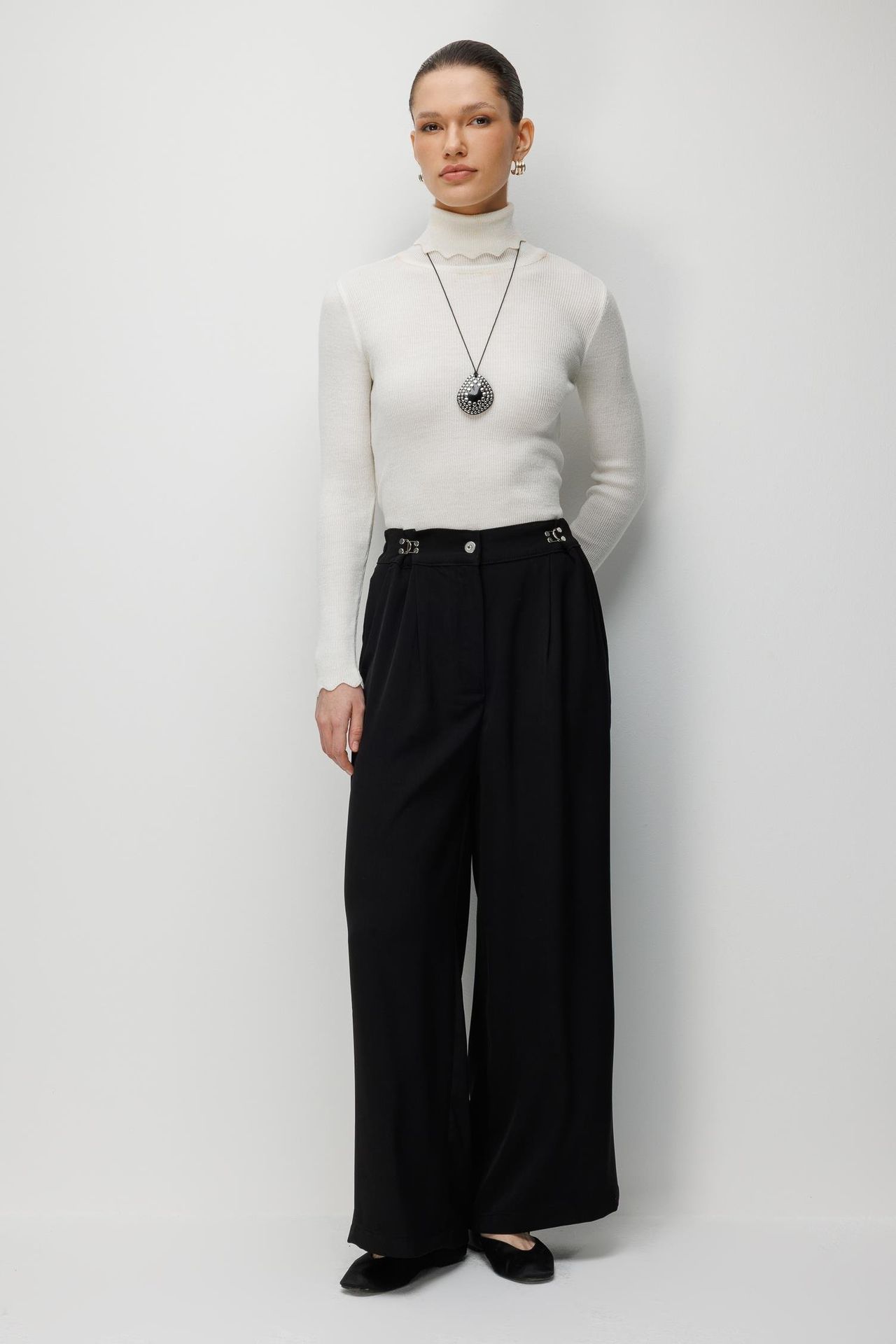 MIXRAY High Waist Wide Leg Pants with Accessory Detail 3