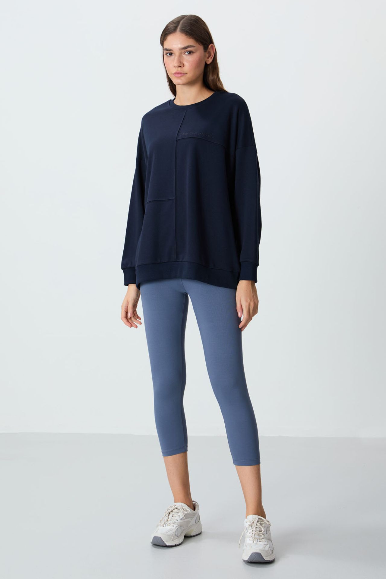 TOMMY Oversized Crew Neck Sweatshirt 2