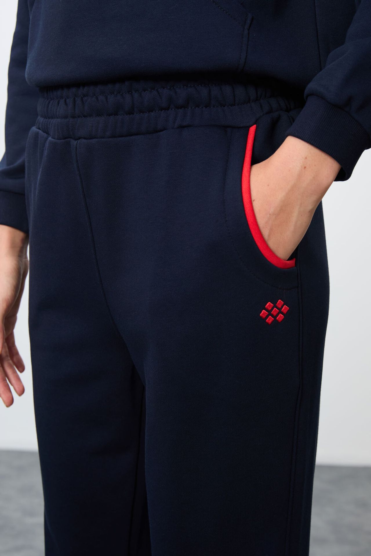 TOMMY Color-Blocked Fleece Tracksuit Set 6