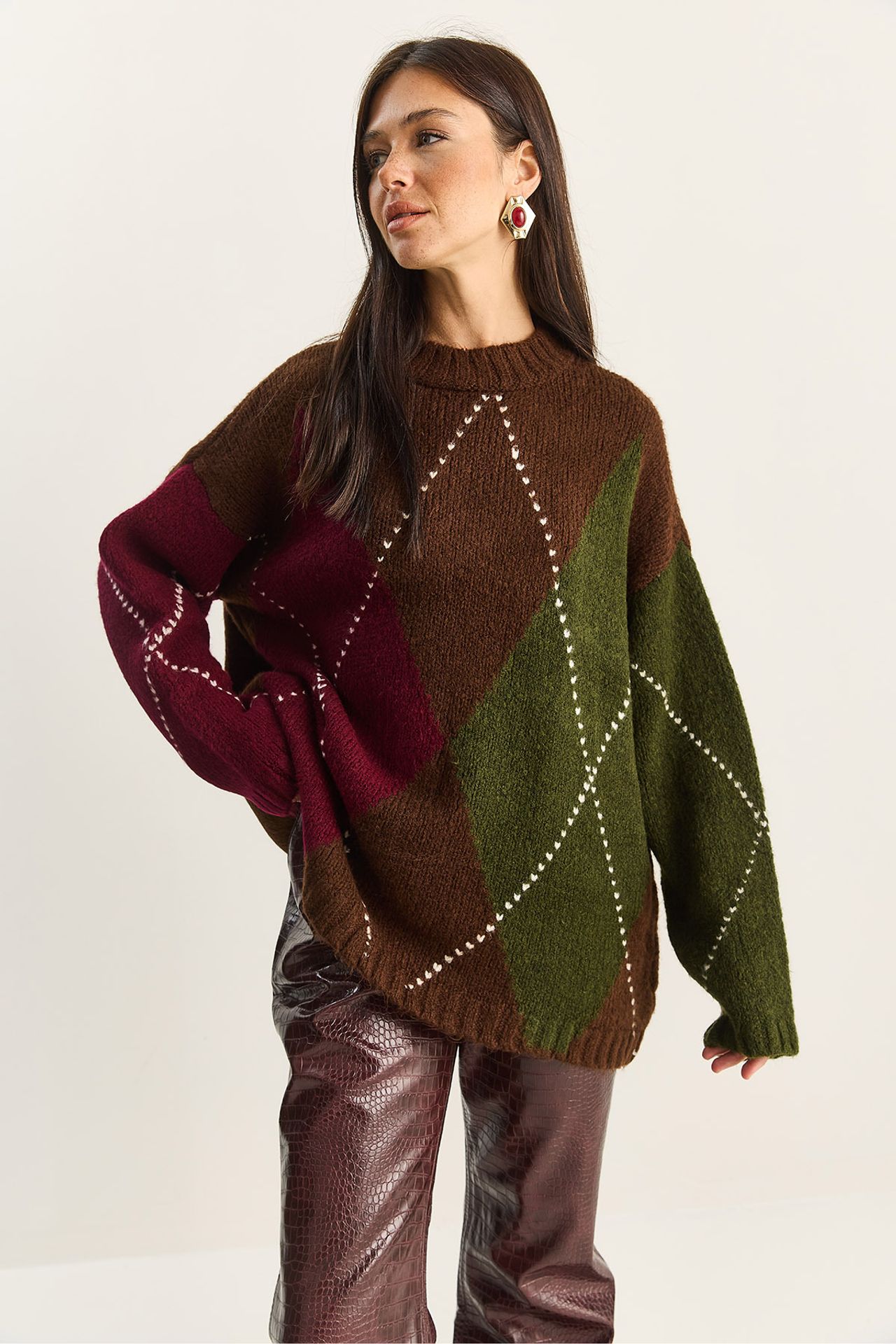 LUCCI Oversized Knitted Diamond Pattern Sweater 4