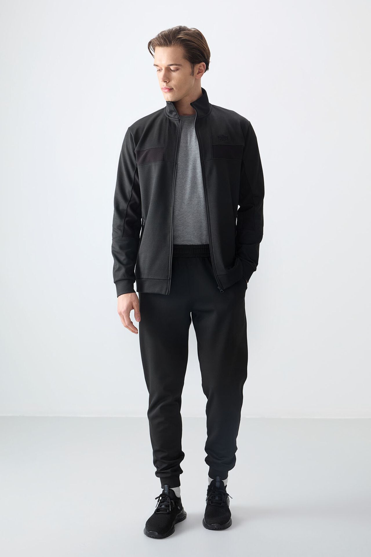 TOMMY Men's Color Block Fleece Sweatshirt And Pants Set 1