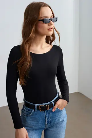 Siyah