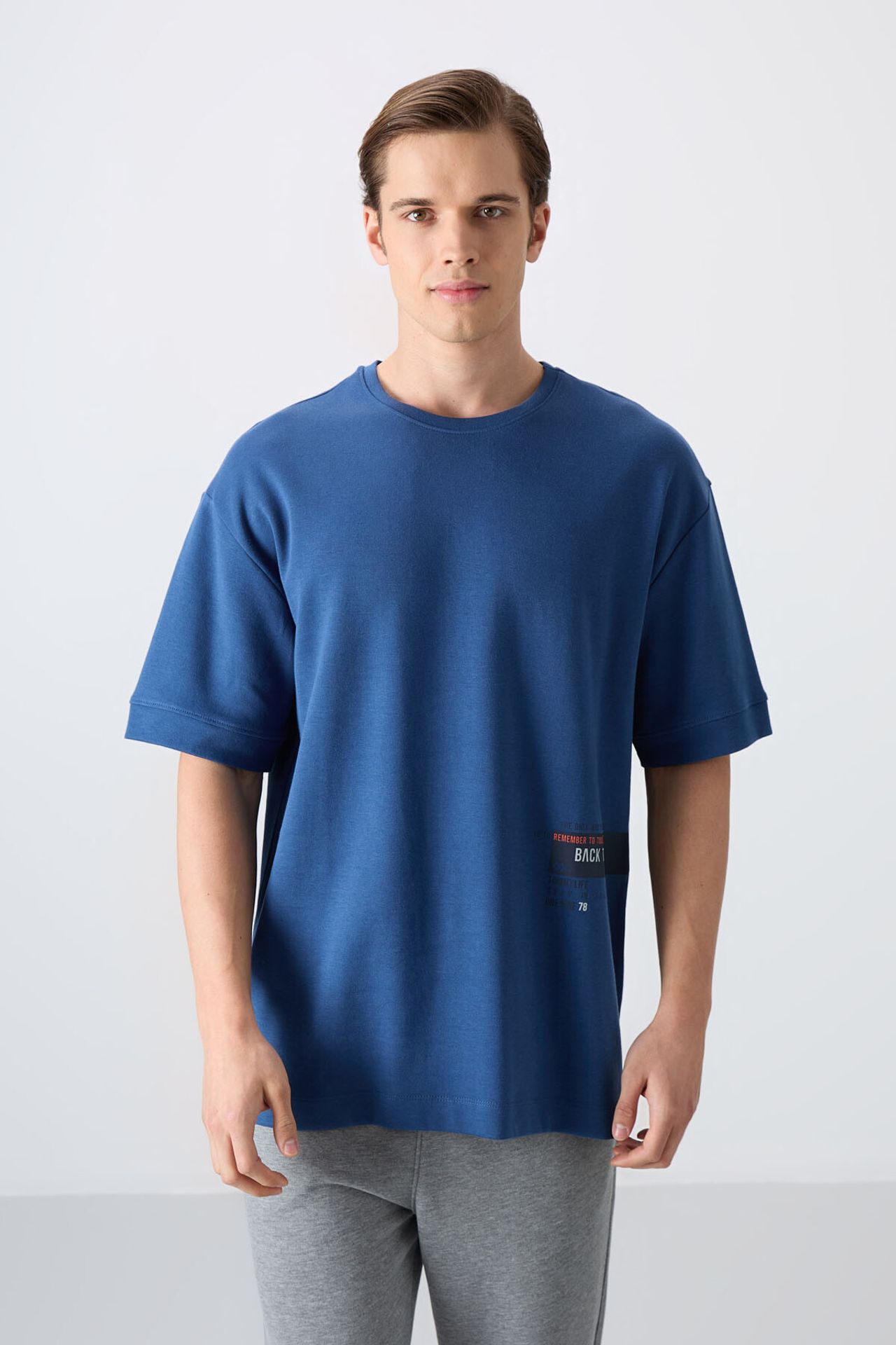 TOMMY Oversized Cotton-Blend Crew Neck T-Shirt 4