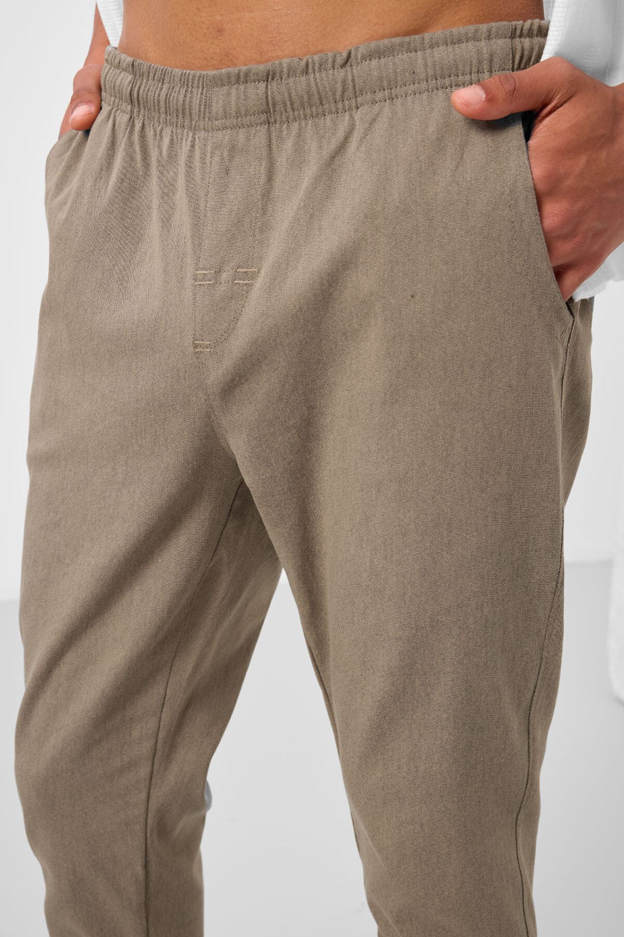 TOMMY Men's Straight-leg Gabardine Chinos 6