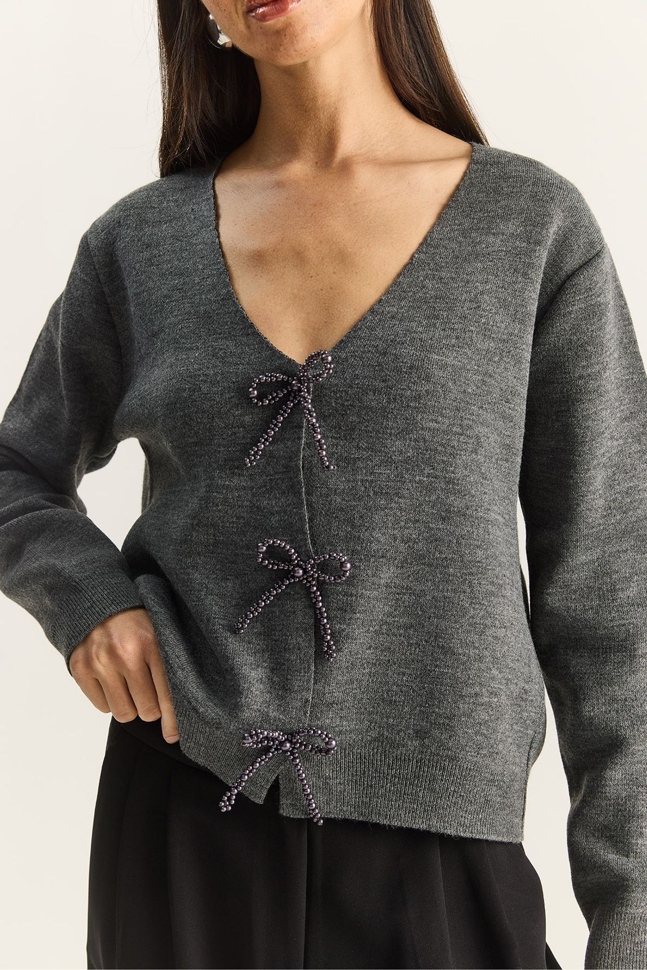 LUCCI Button Detailed Knit V-Neck Cardigan 6