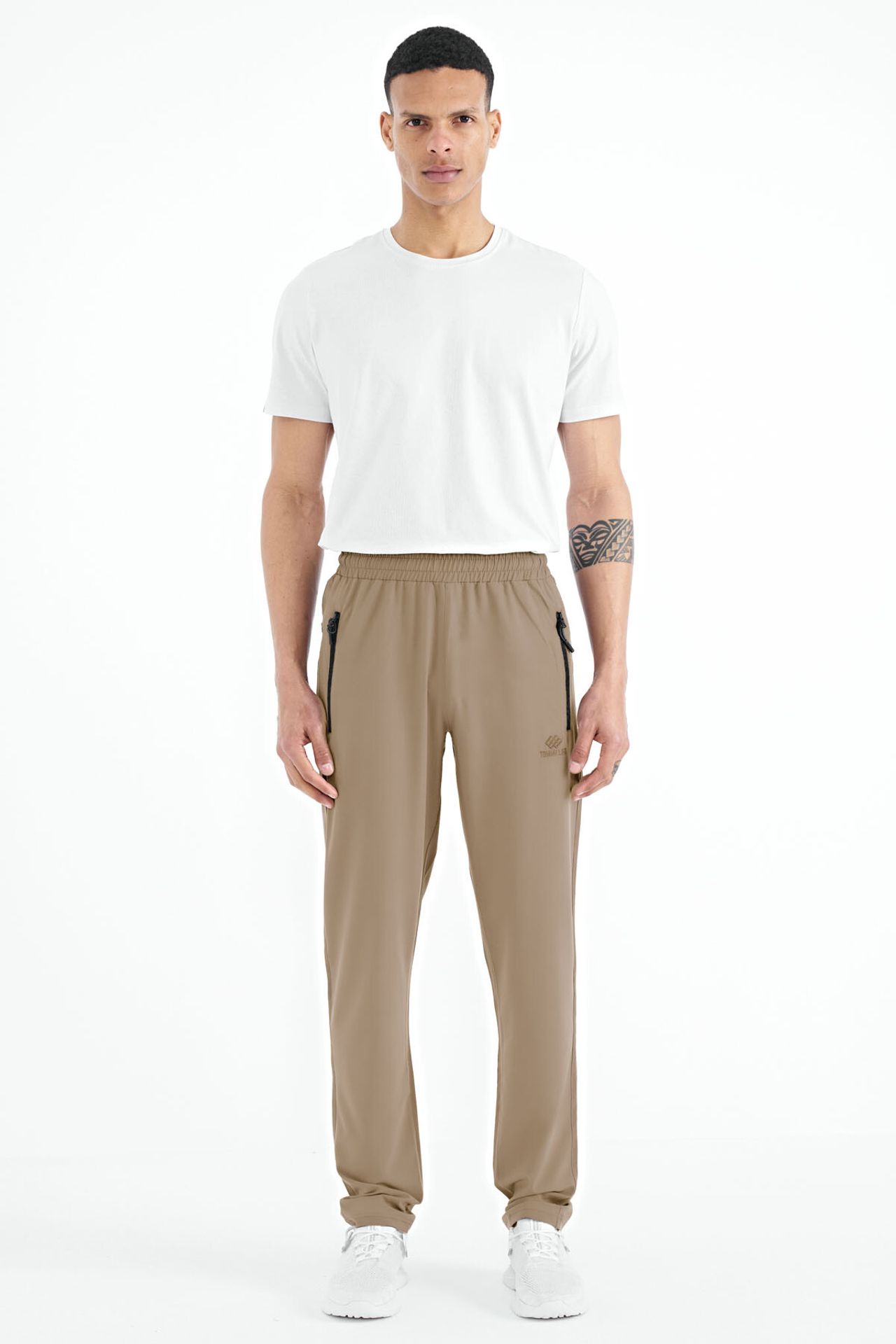 TOMMY Men's Straight-Leg Pull-On Sweatpants 2