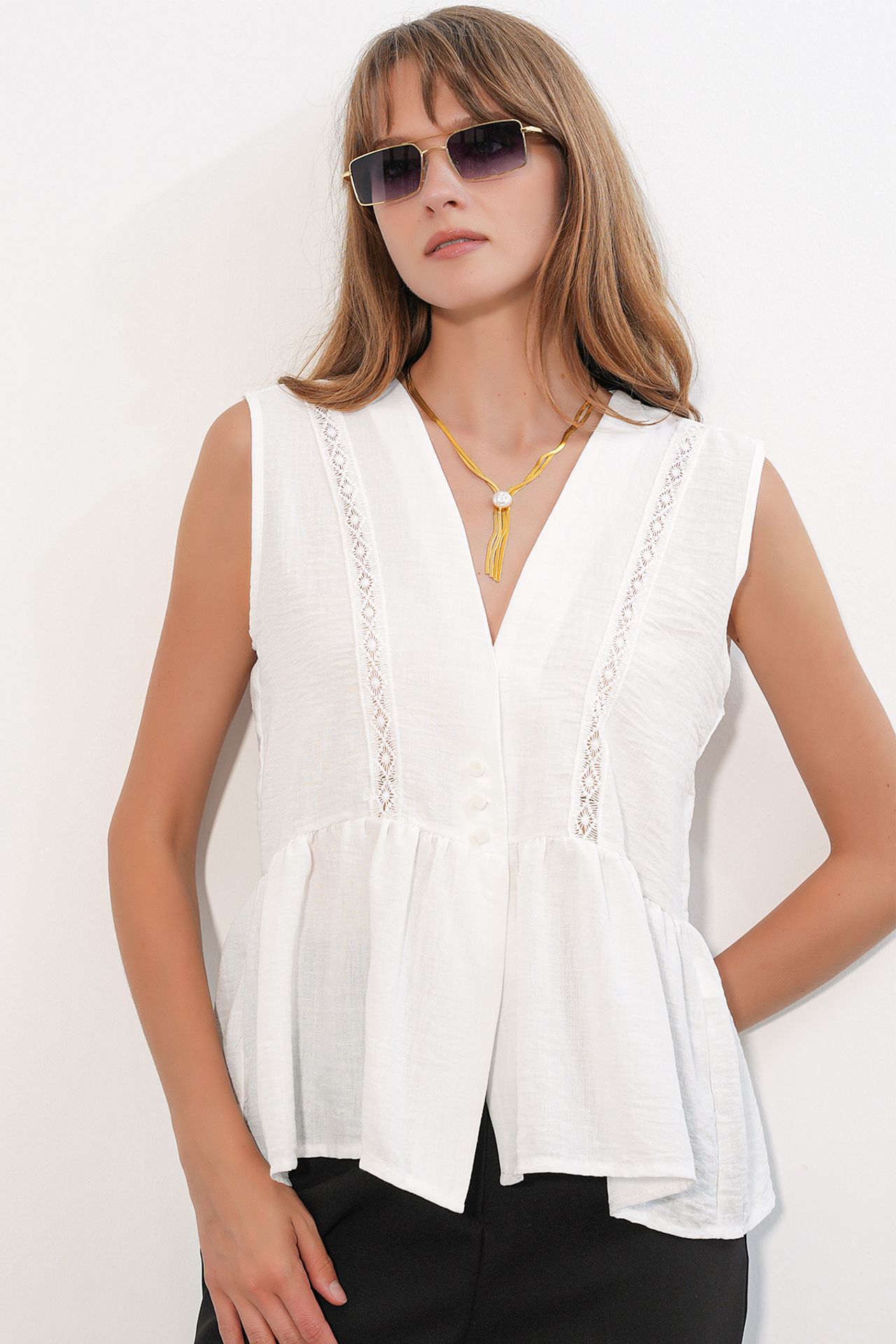 BDART Sleeveless V-neck Blouse With Button Front 1