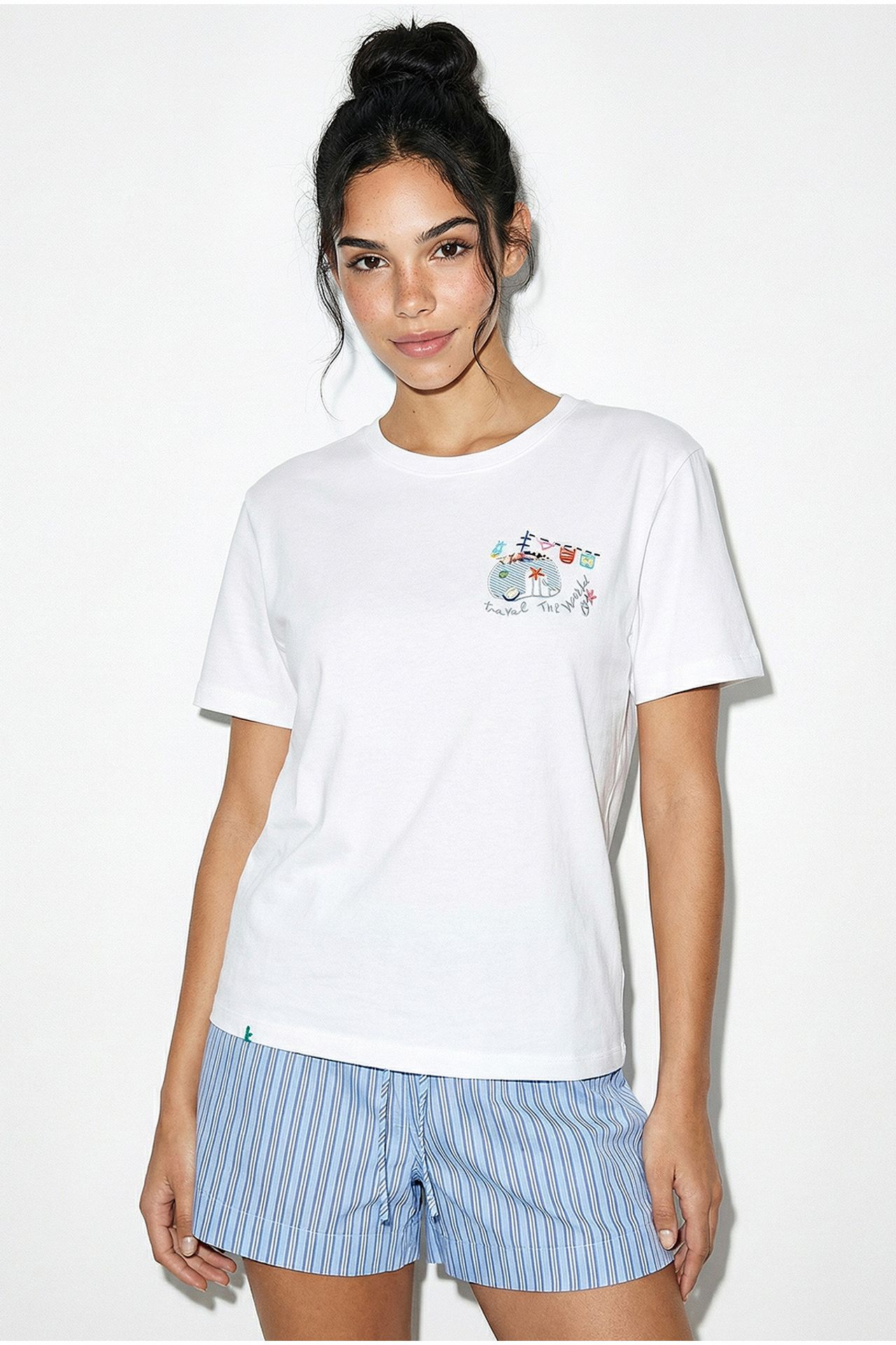 LUCCI Embroidered Crew Neck T-Shirt 3