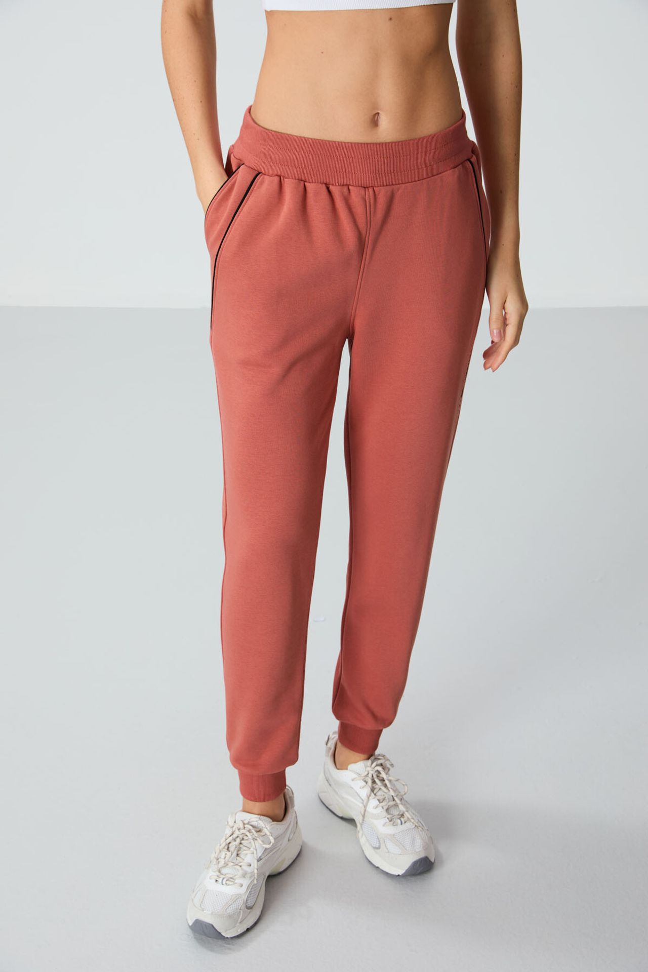 TOMMY Women's Cotton-blend Jogger Sweatpants 4