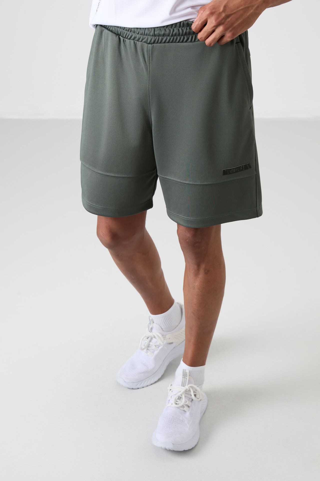 TOMMY Men's Solid Sweat Shorts 4