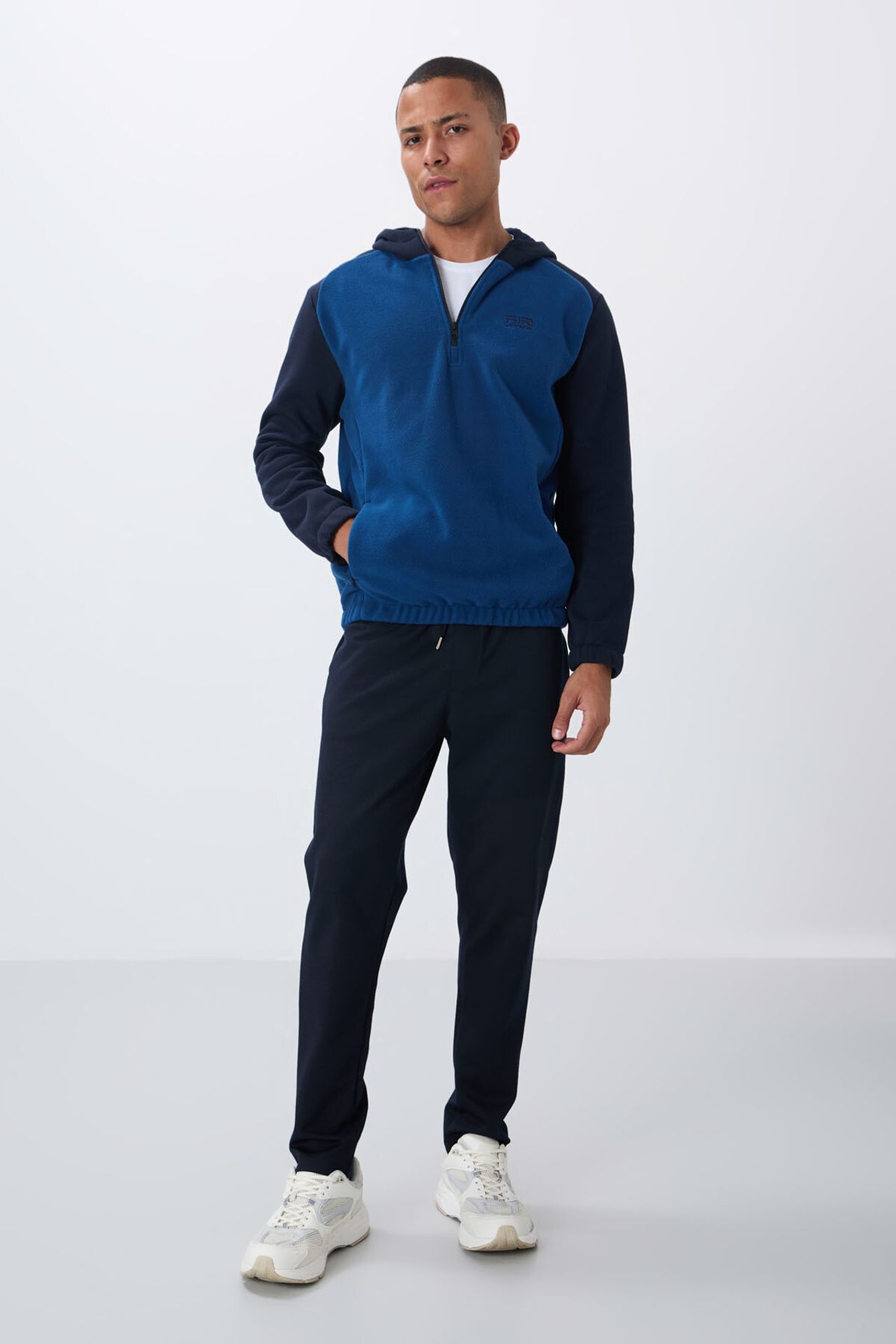 TOMMY Men's Color-Blocked Half-Zip Plush Sweatshirt 3