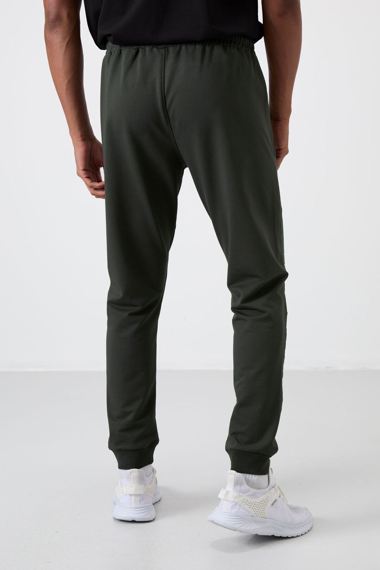TOMMY Men's Solid Jogger Sweatpants 6