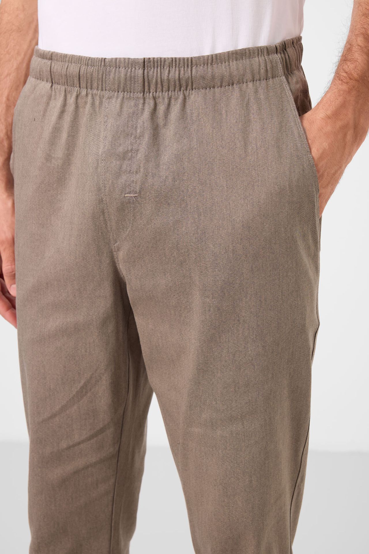 TOMMY Men's Straight-leg Gabardine Chinos 3