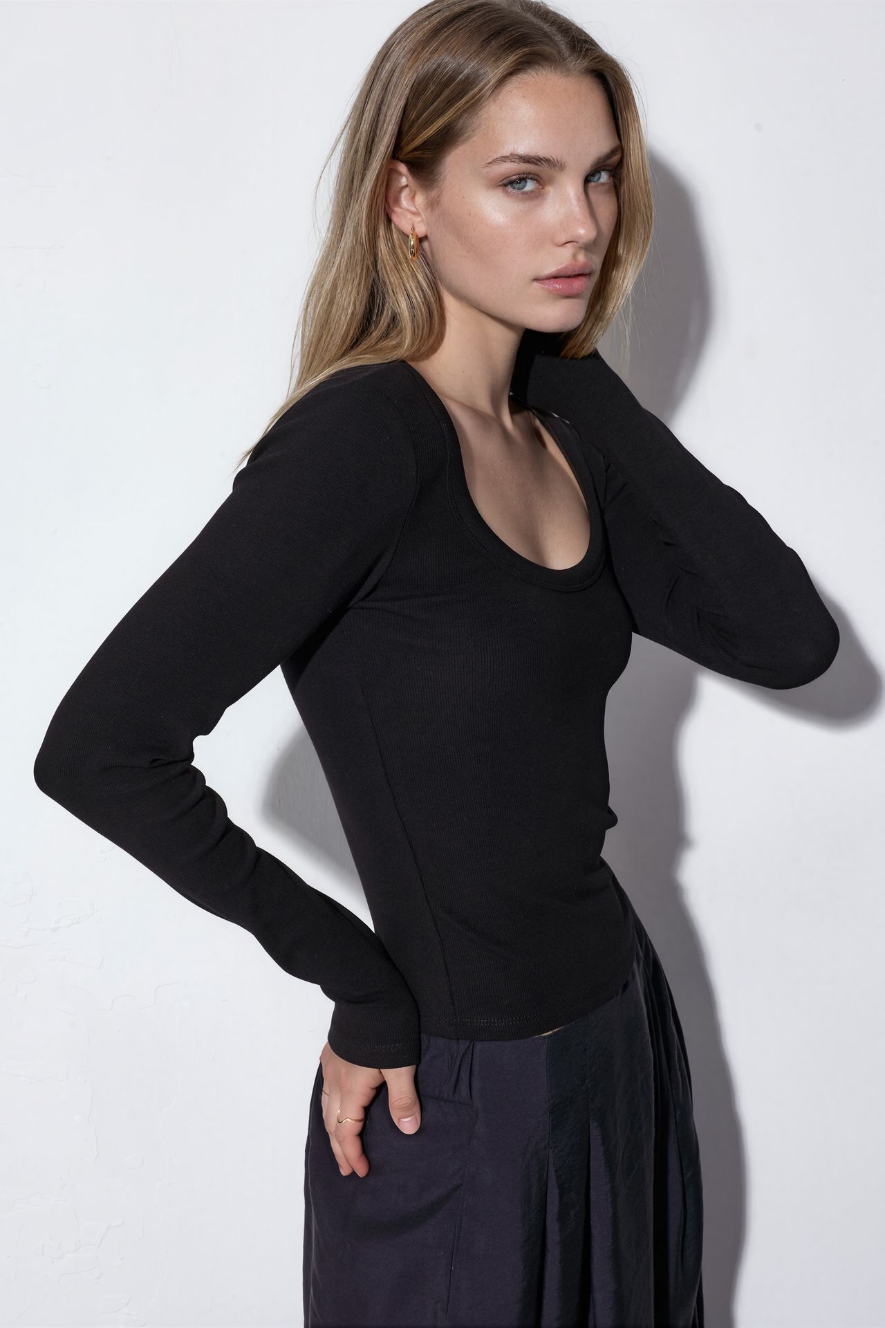 BUSEM Women's Ribbed Long-Sleeve Crop Top 2