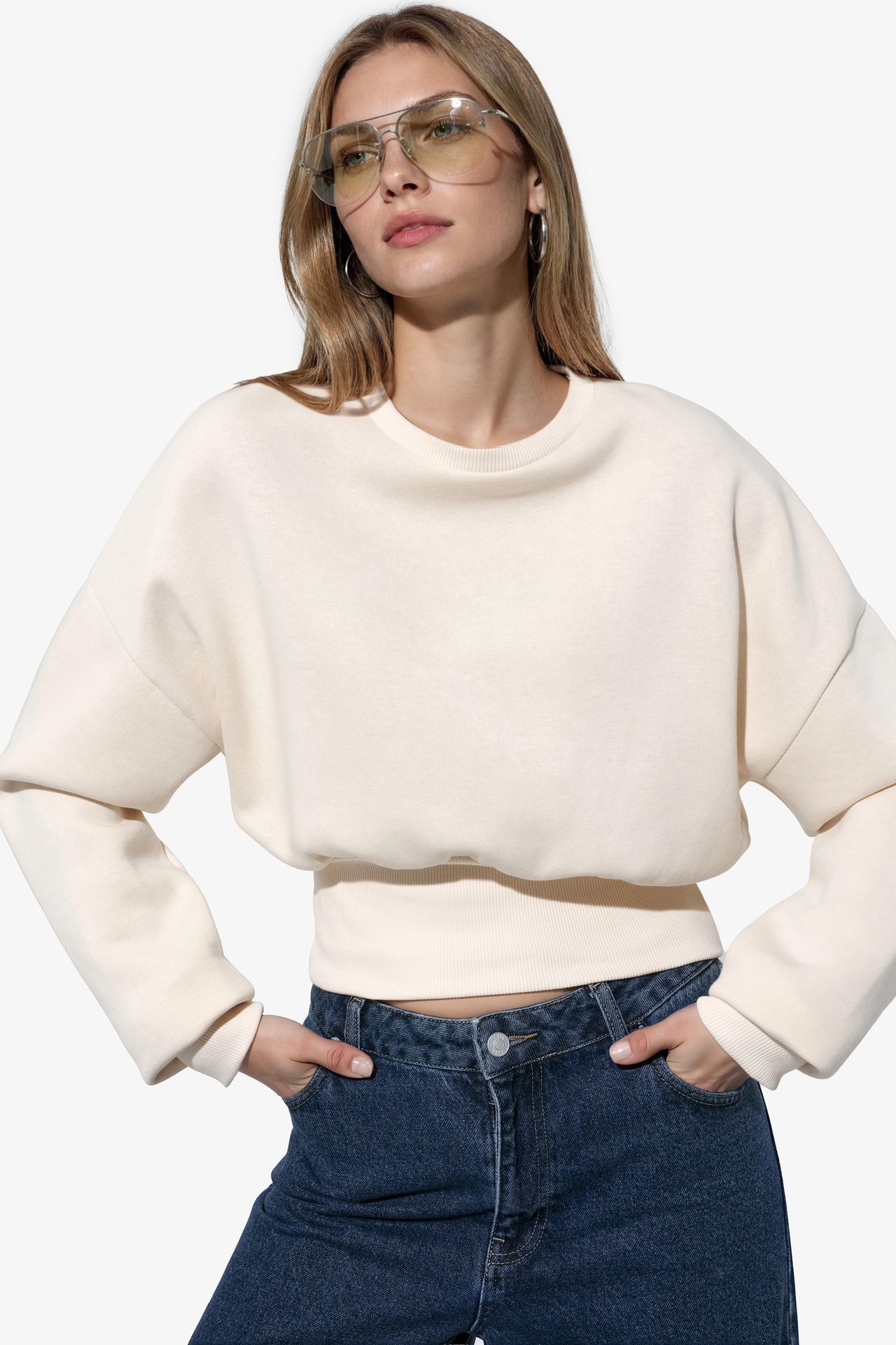 BUSEM Women's Crop Crew Neck Sweatshirt 1