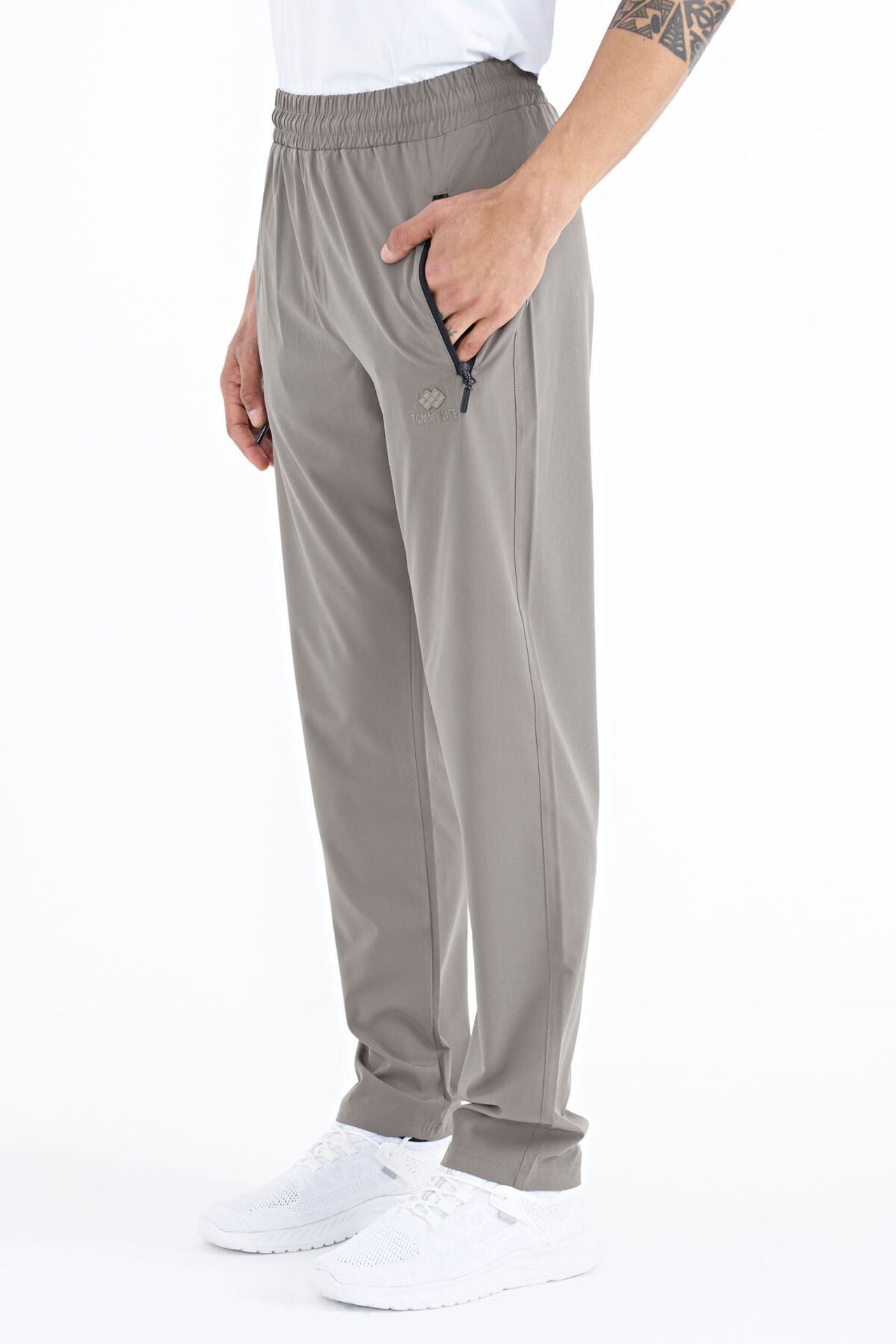 TOMMY Men's Straight-Leg Pull-On Sweatpants 5